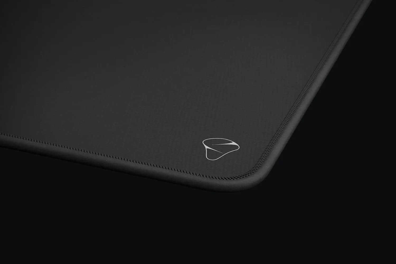 MIONIX Alioth XL -pelihiirimatto, 900x400 mm, musta