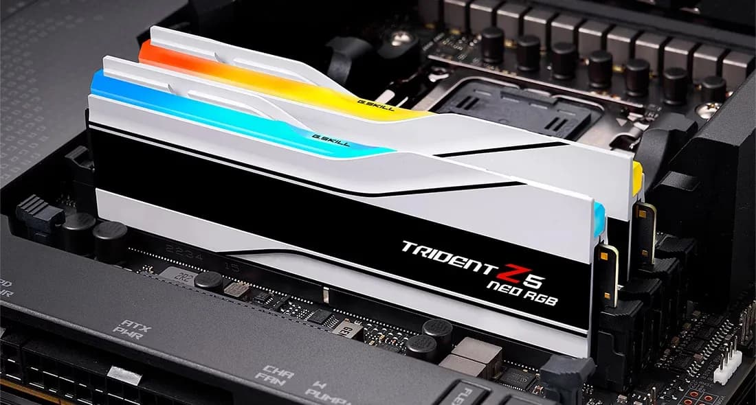 G.SKILL Trident Z5 NEO RGB 32 Gt (2 x 16 Gt) DDR5 6000 MHz, CL28 -muisti, valkoinen (EXPO)