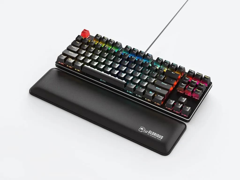 Glorious 13mm Slim Tenkeyless -rannetuki, musta