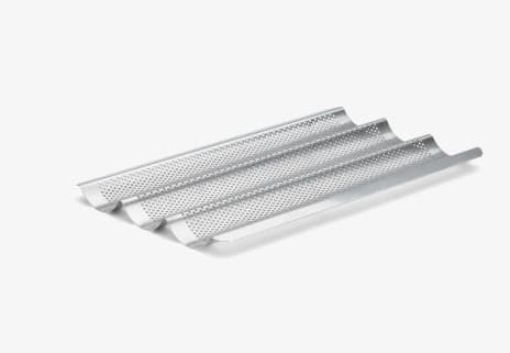 De Buyer Perforoitu patonkipelti ruostumatonta terästä, 3:lle patongille, 400 x 245 mm