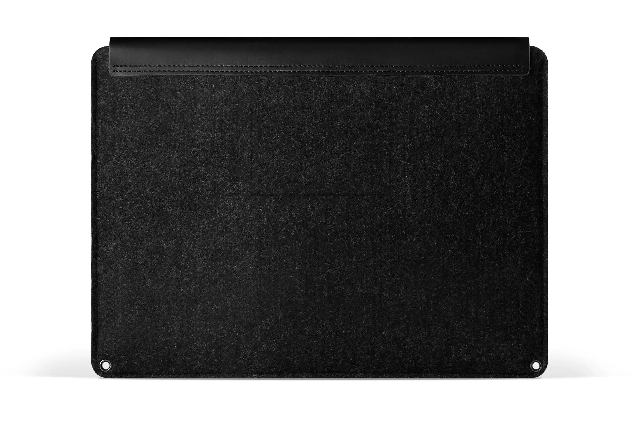 Mujjo 13” Macbook Folio Sleeve for the MacBook Pro