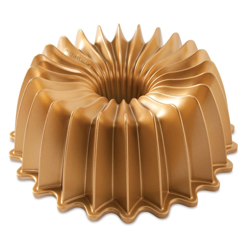 Nordic Ware Kakkuvuoka Brilliance Bundt Pan, Kulta, 2,4 L
