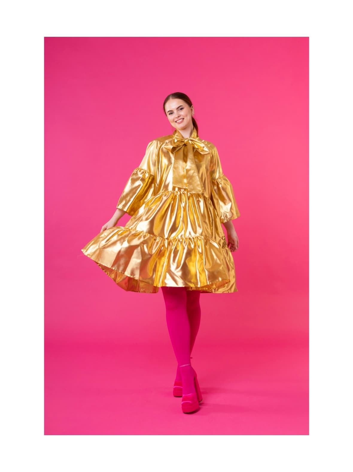 Lush- mekko rusettikauluksella, kulta