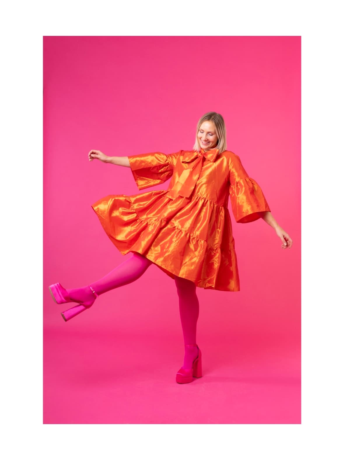 Lush- mekko rusettikauluksella, oranssi