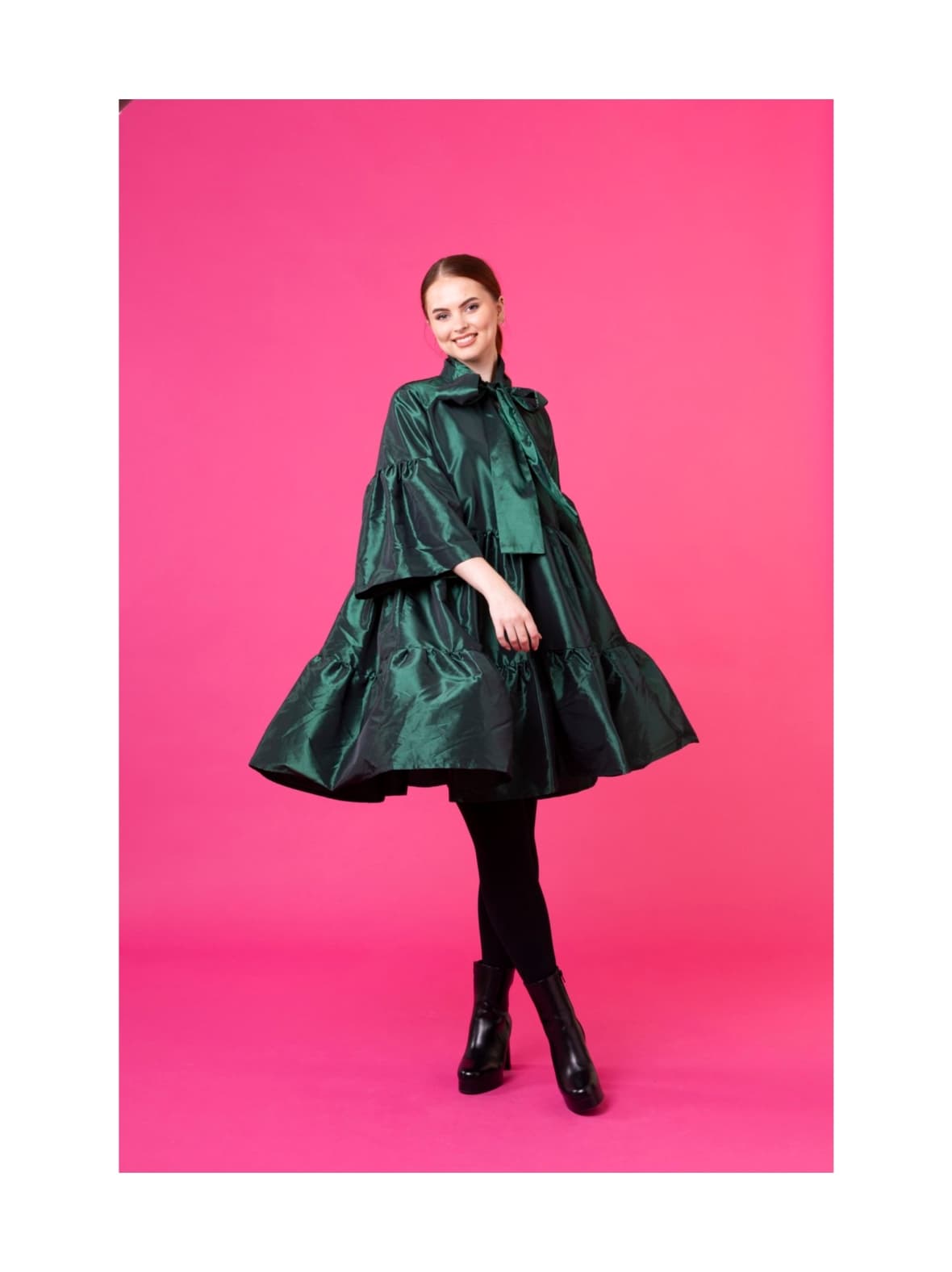 Lush- mekko rusettikauluksella, smaragdinvihreä