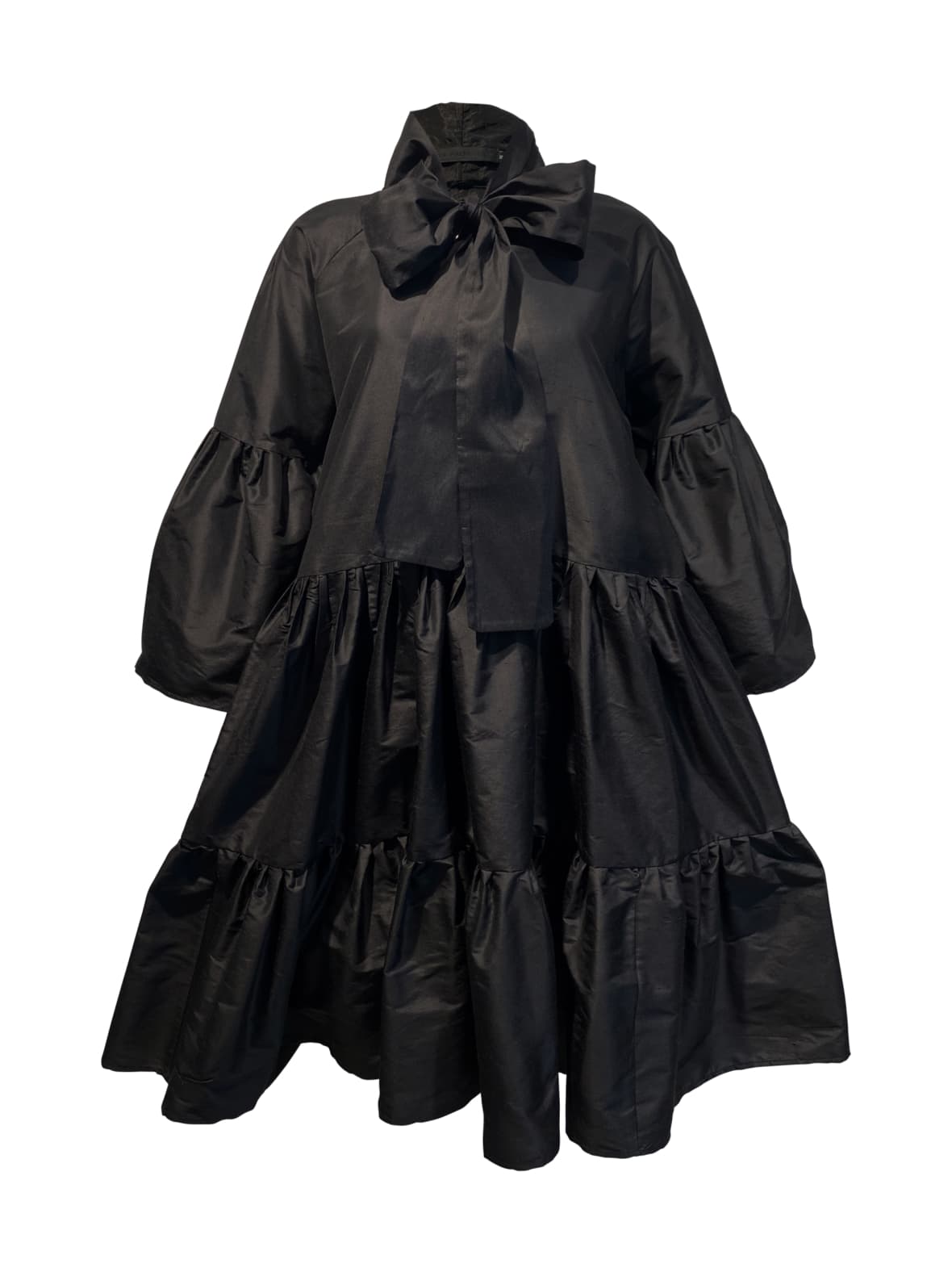 Lush- silkkimekko rusettikauluksella, musta