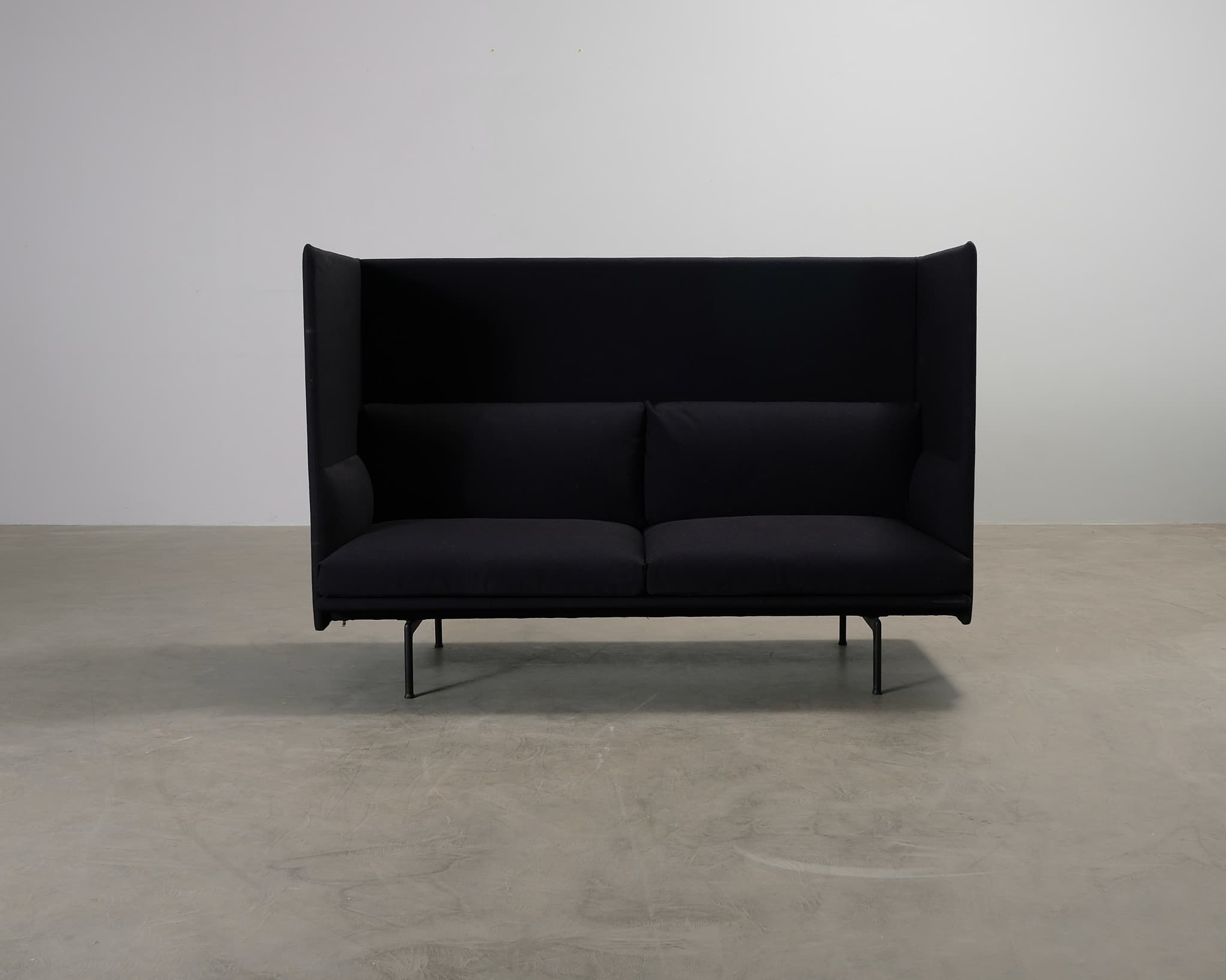 Muuto Outline Highback 2-istuttava sohva tummansininen