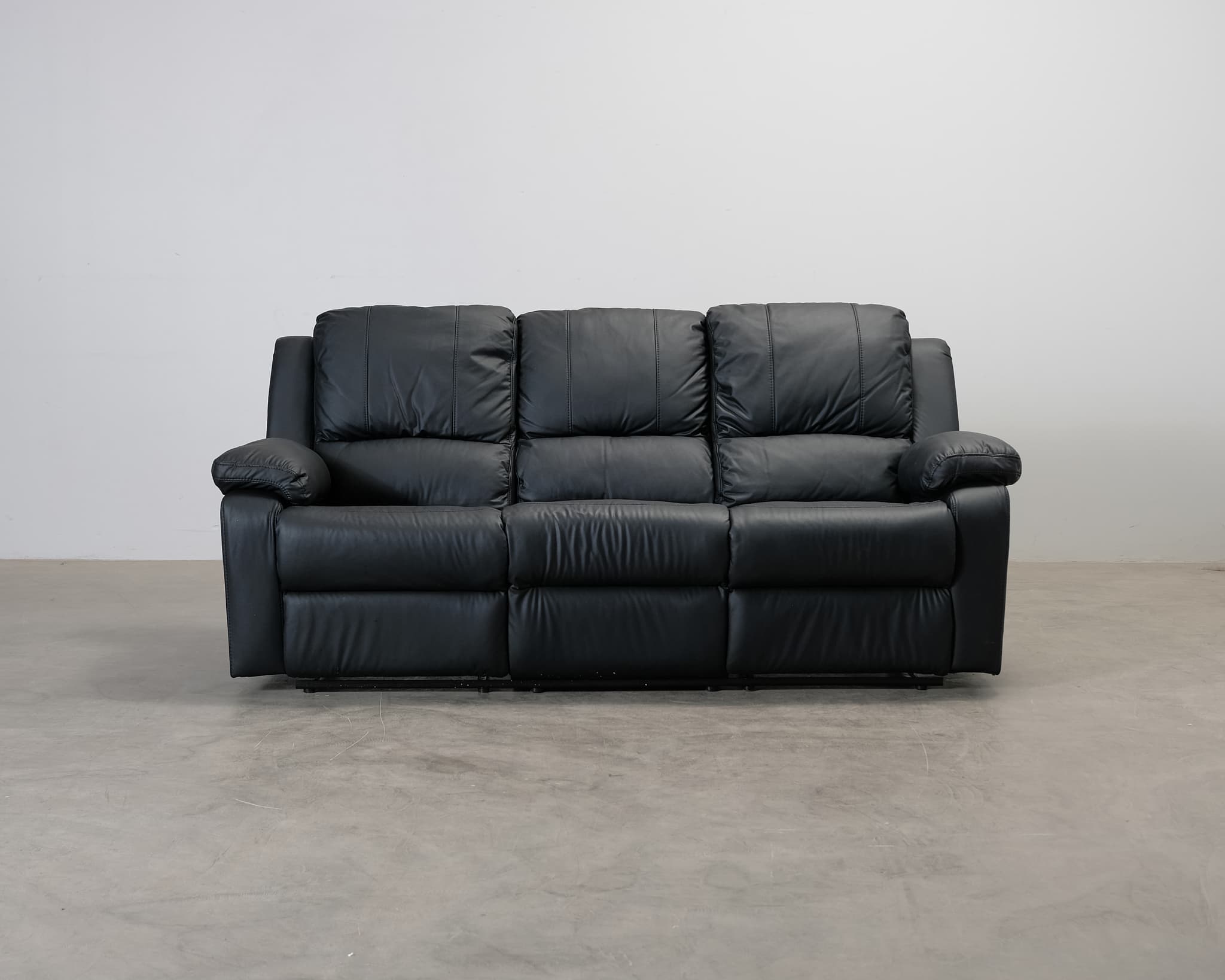 Norbo 3-istuttava mekanismisohva musta