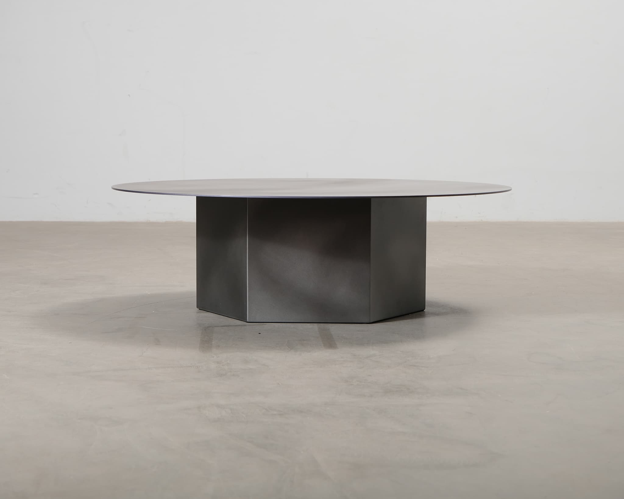 Gubi Epic sohvapöytä teräs