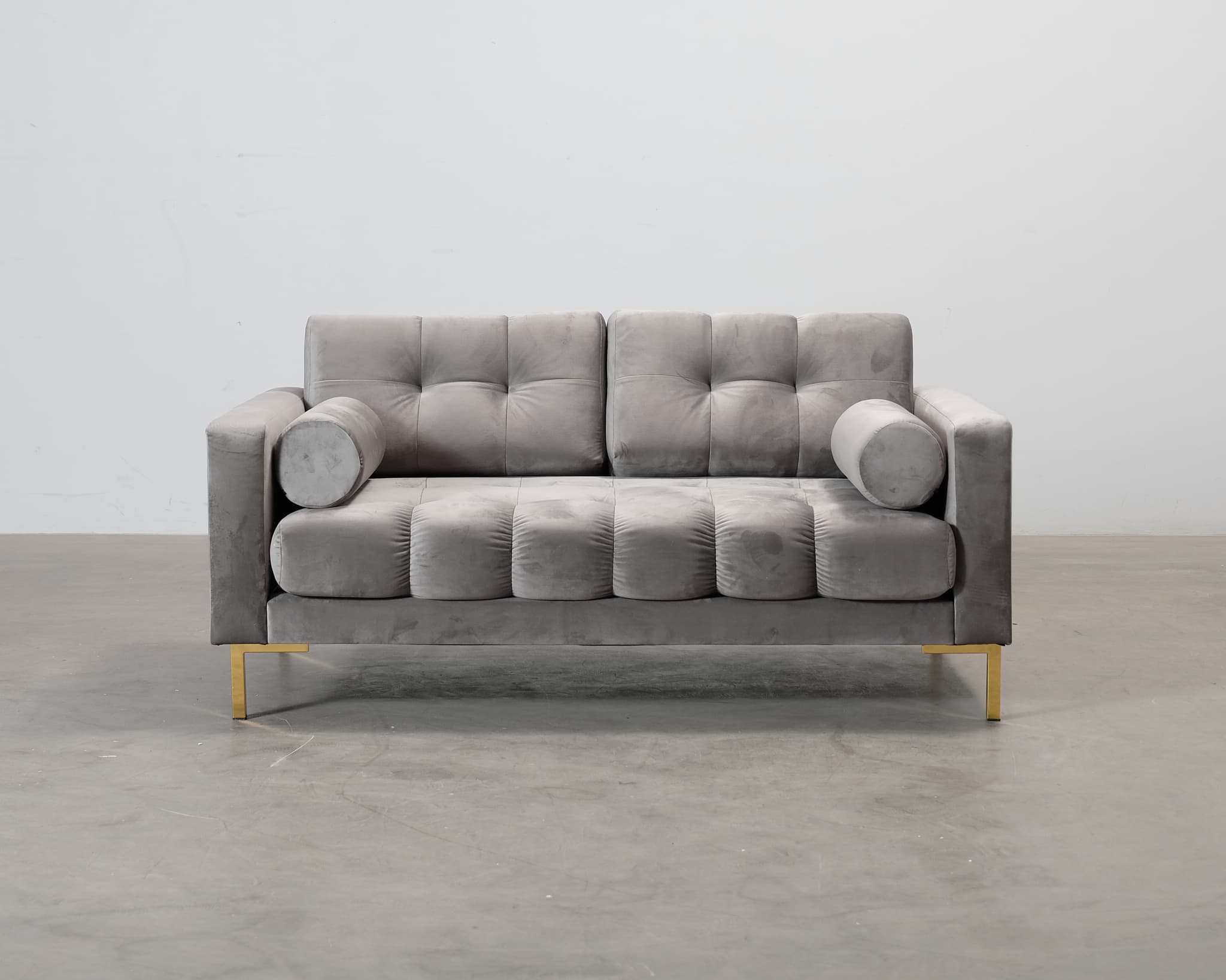 Cosmopolitan Design Bali 2-istuttava sohva vaaleanharmaa