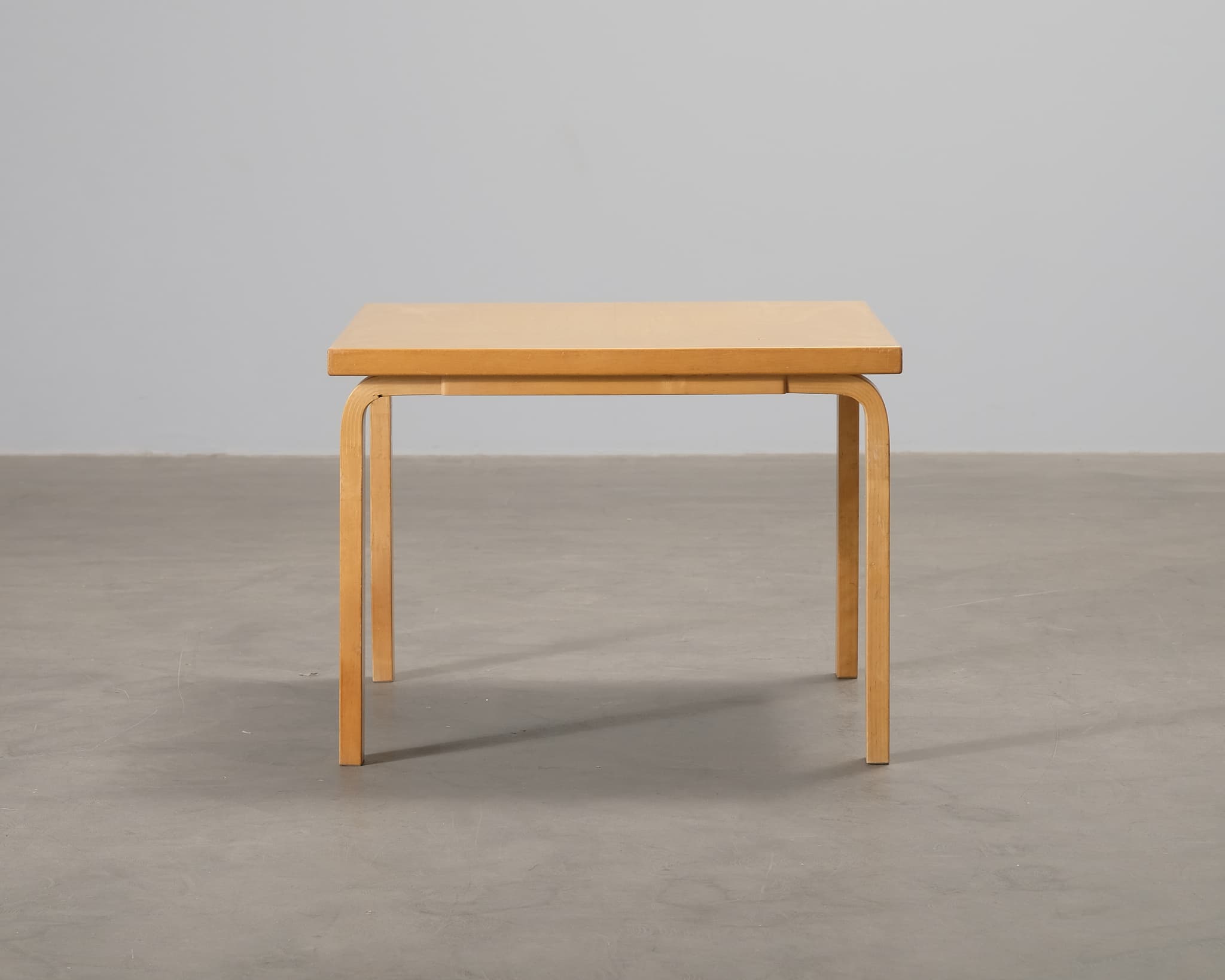 Artek Aalto 81C sohvapöytä 75 x 75 cm koivu