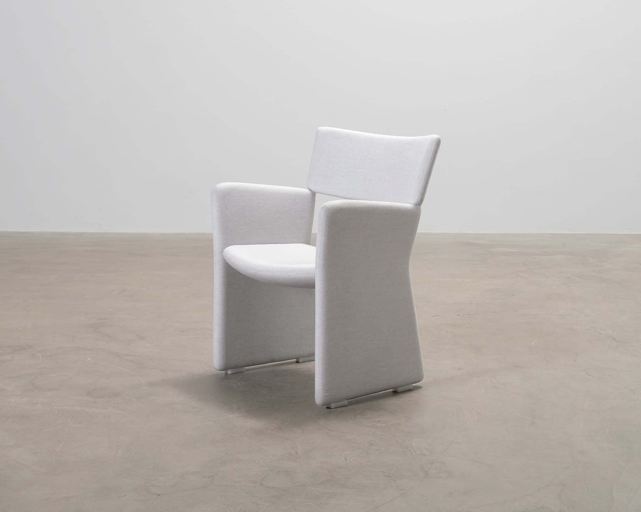 Massproductions Crown tuoli vaaleanharmaa