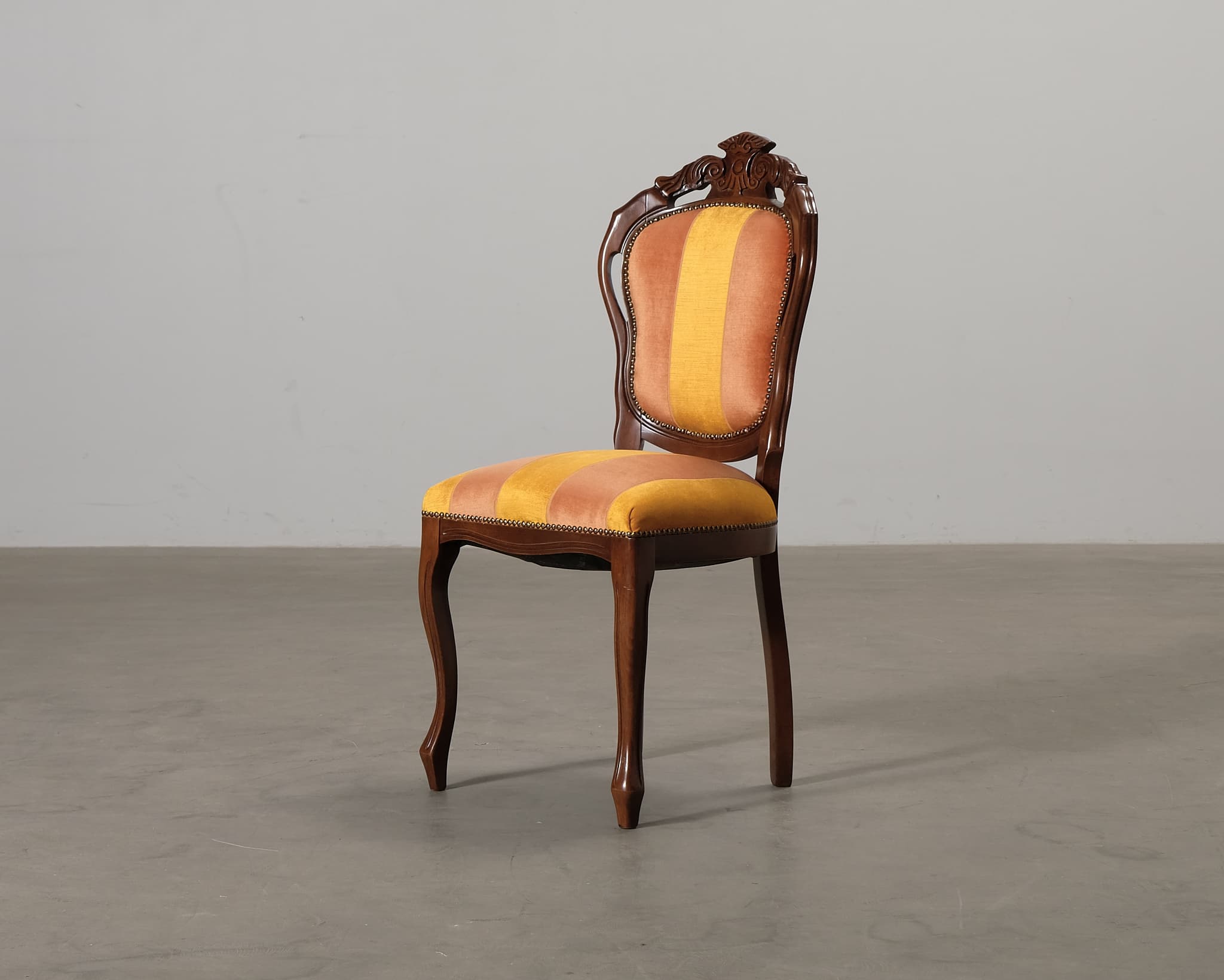 Rokokootyylinen ruokatuoli oranssi