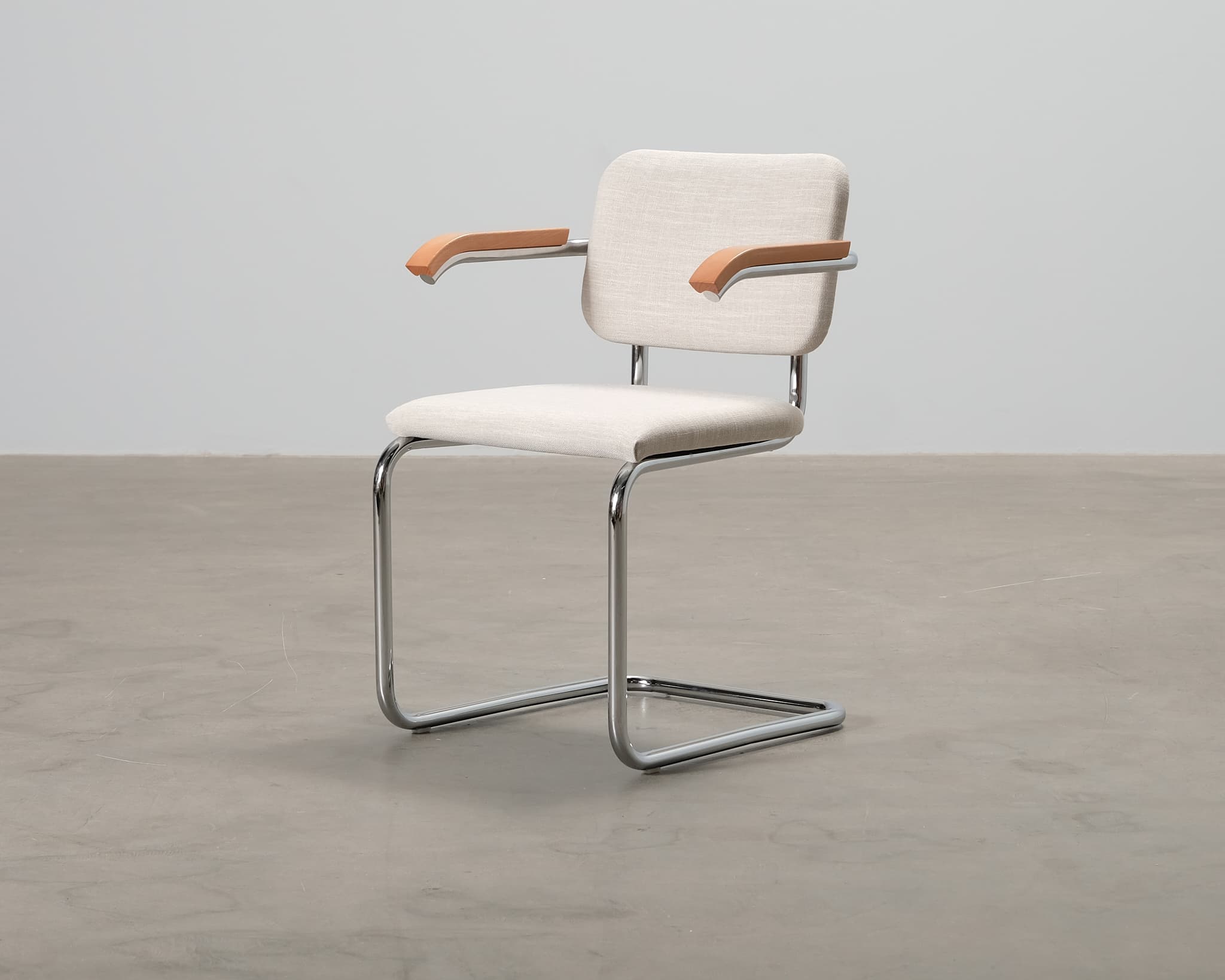Knoll Cesca tuoli käsinojilla vaaleanbeige / pyökki