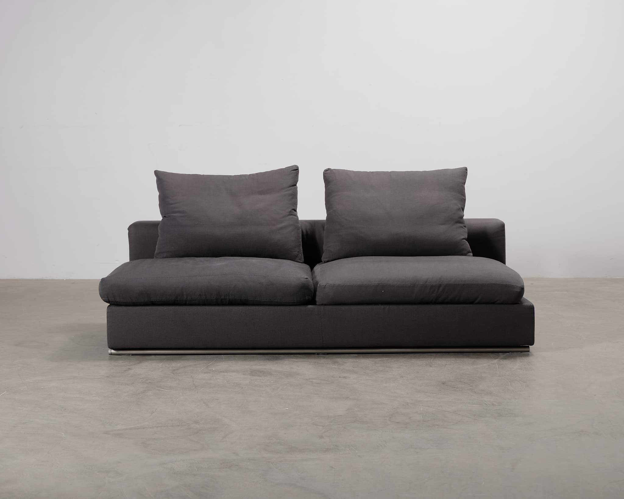 Flexform Groundpiece 2-istuttava moduulisohva tummanharmaa