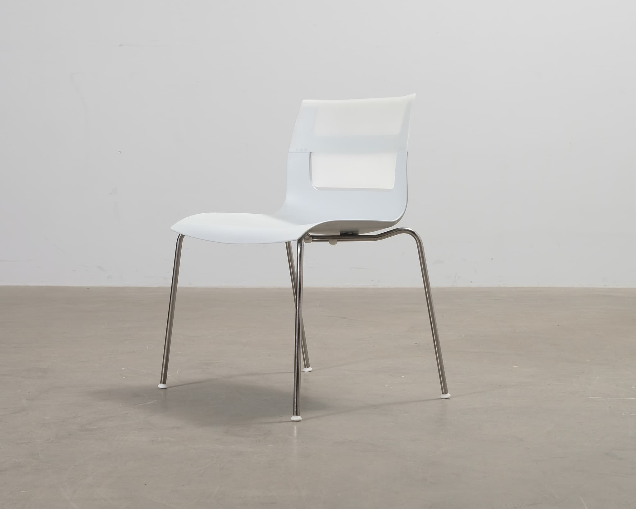 Ruokatuoli valkoinen