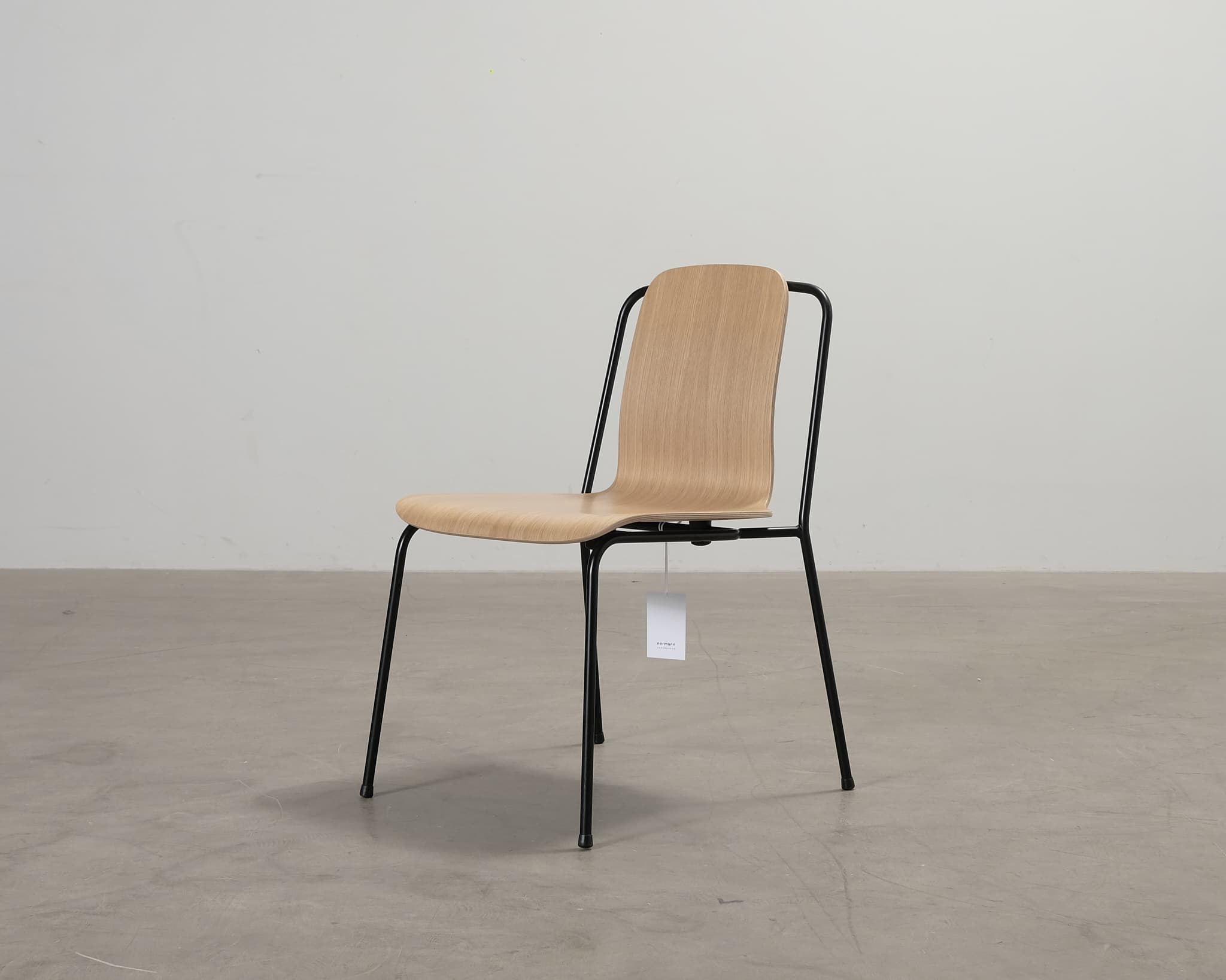 Normann Copenhagen Studio tuoli valkoinen