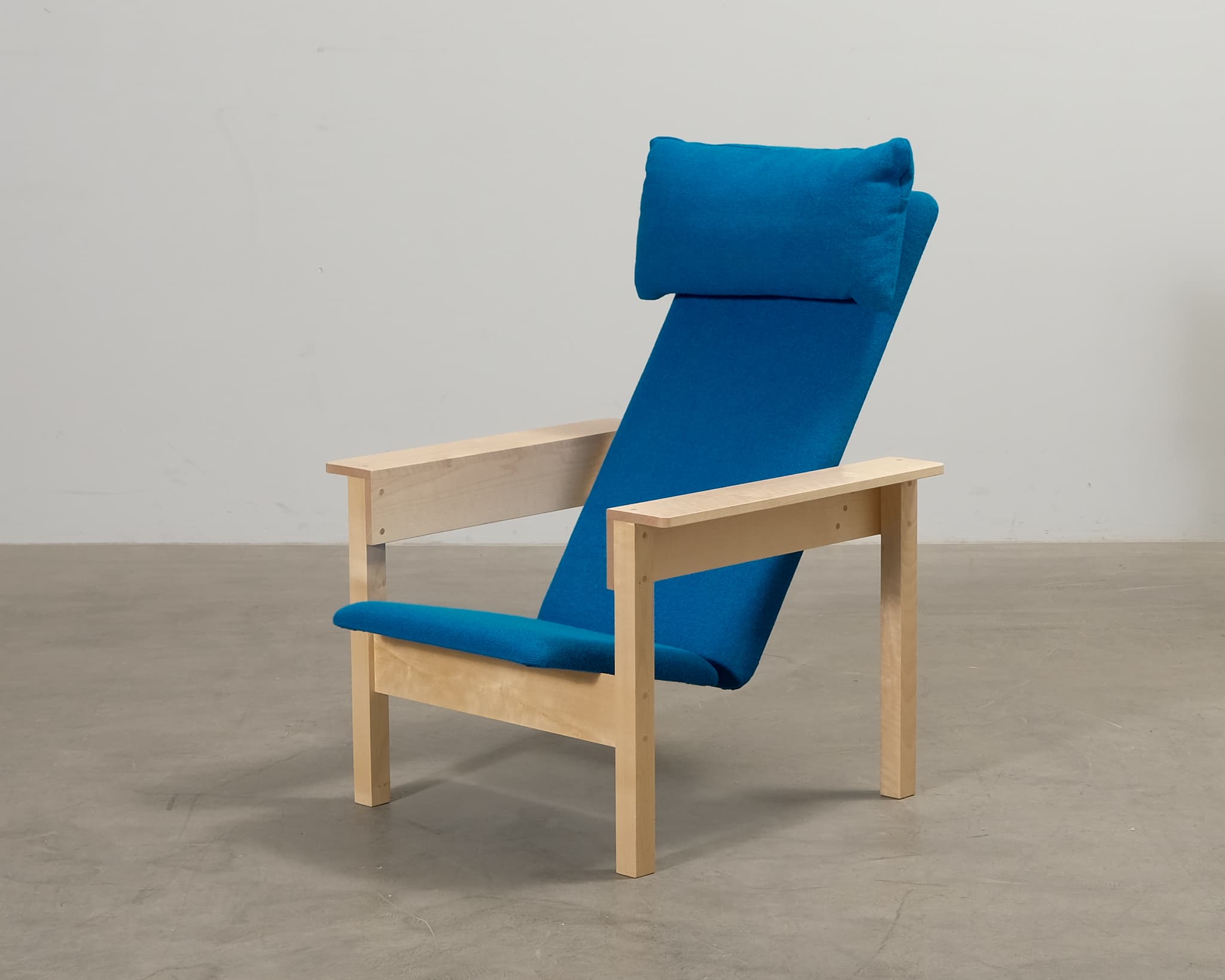 Yrjö Wiherheimo Saari nojatuoli sininen