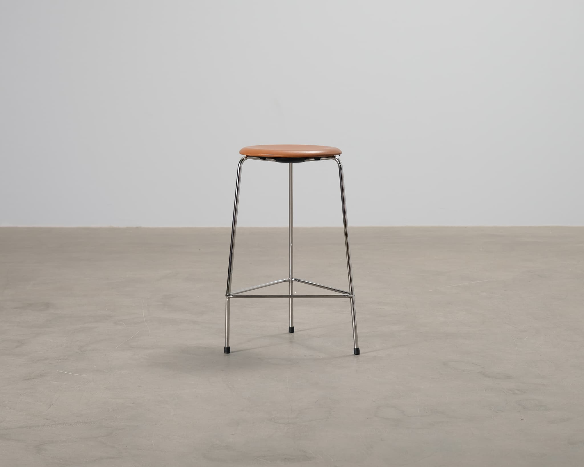 Fritz Hansen High Dot baarijakkara kromi / ruskea nahka