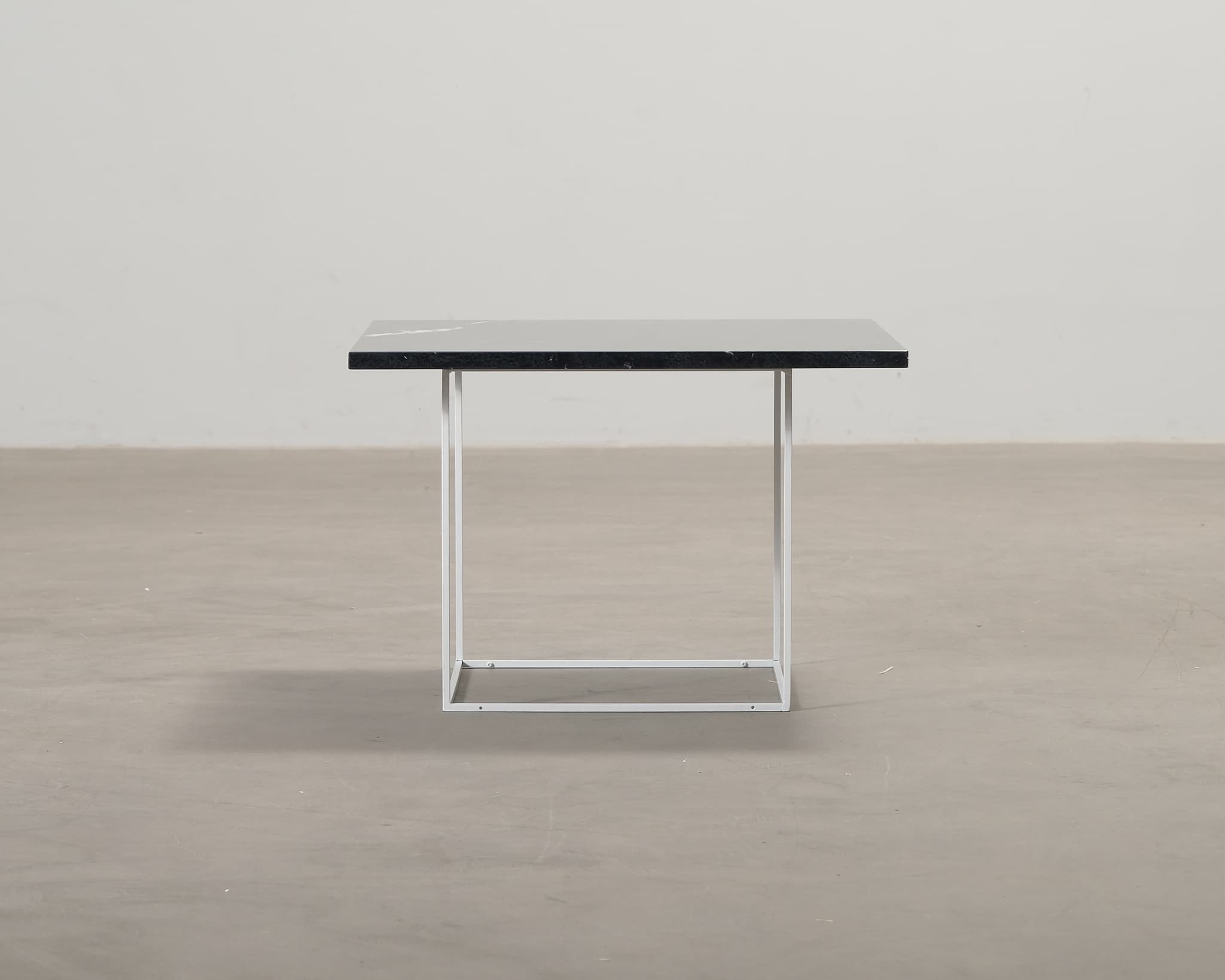 Sohvapöytä marmorilevyllä musta 60 x 60 cm