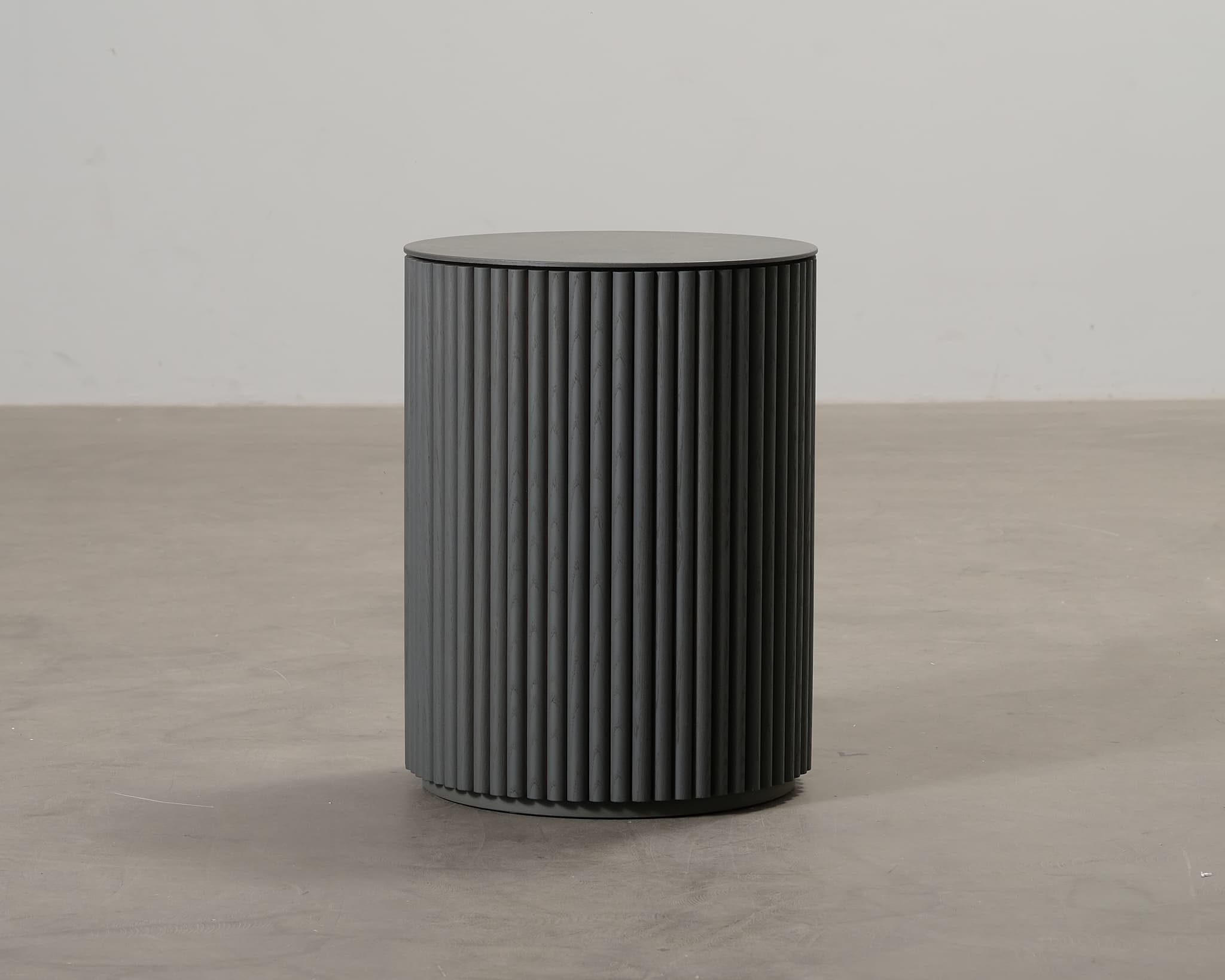 Asplund Petit Palais sivupöytä tummanharmaa