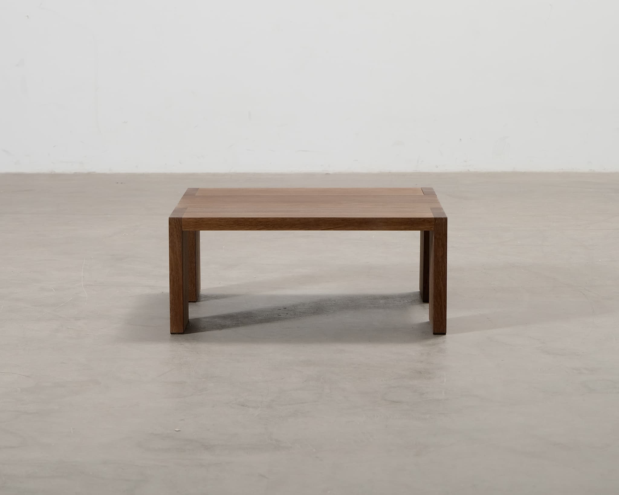New Works Tenon sohvapöytä 61 x 61 cm tammi
