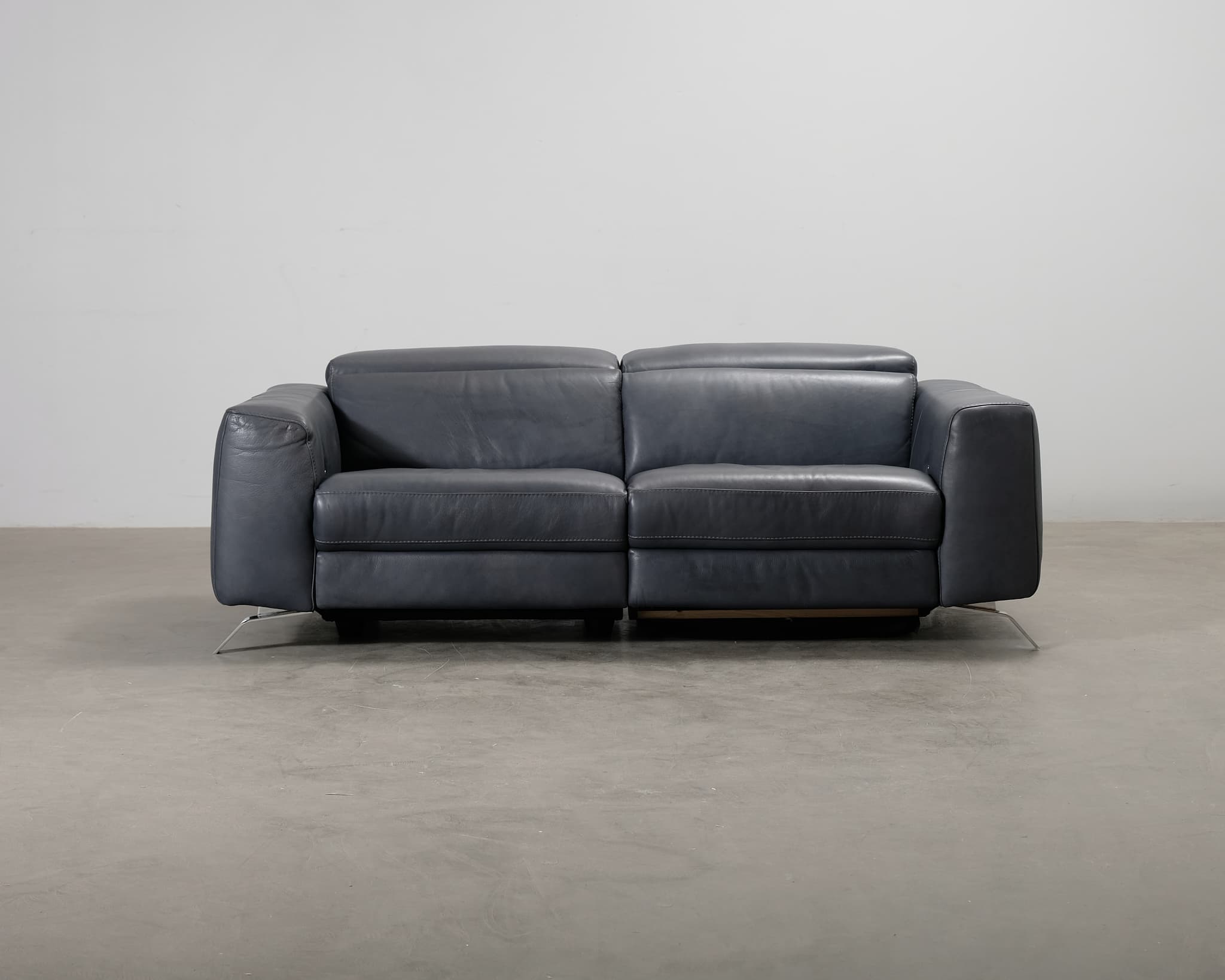 Natuzzi 2-istuttava nahkasova