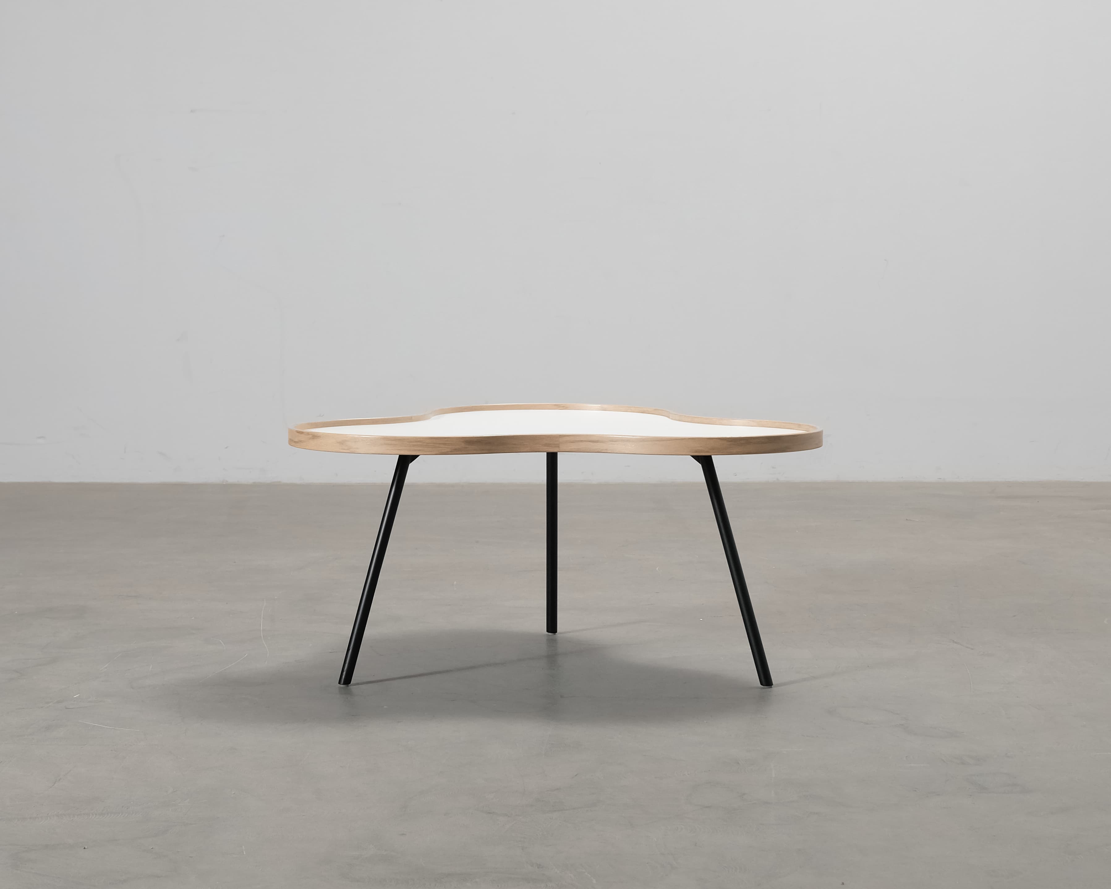 Swedese Flower sohvapöytä 90 x 84 cm