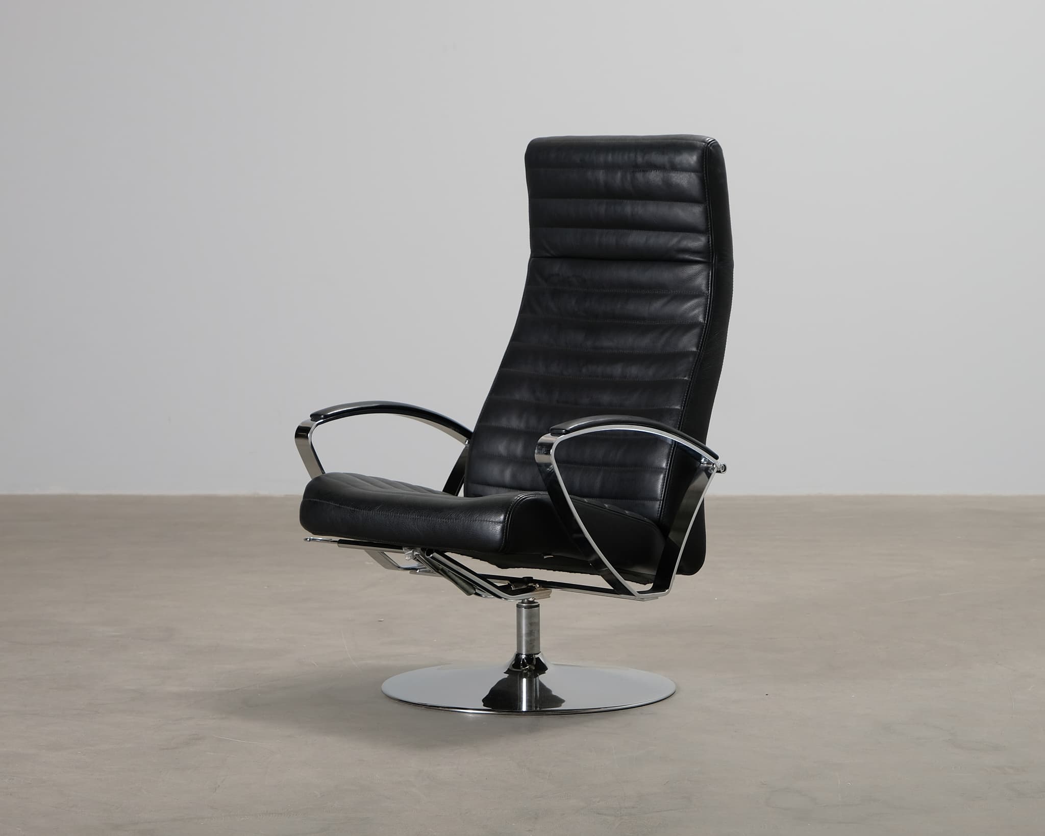 BoConcept Wing nojatuoli musta