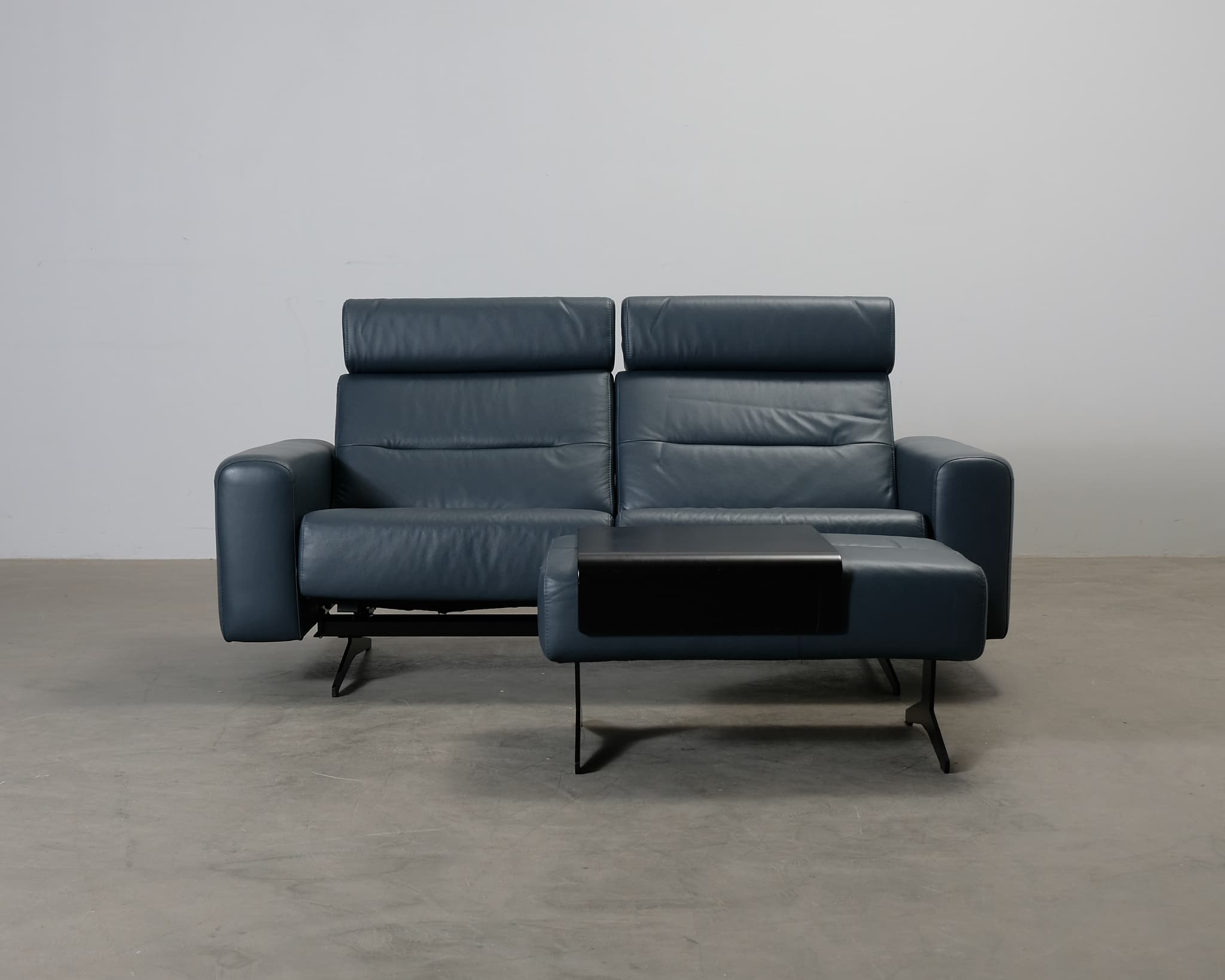 Stressless Stella 2,5-istuttava nahkasohva rahilla