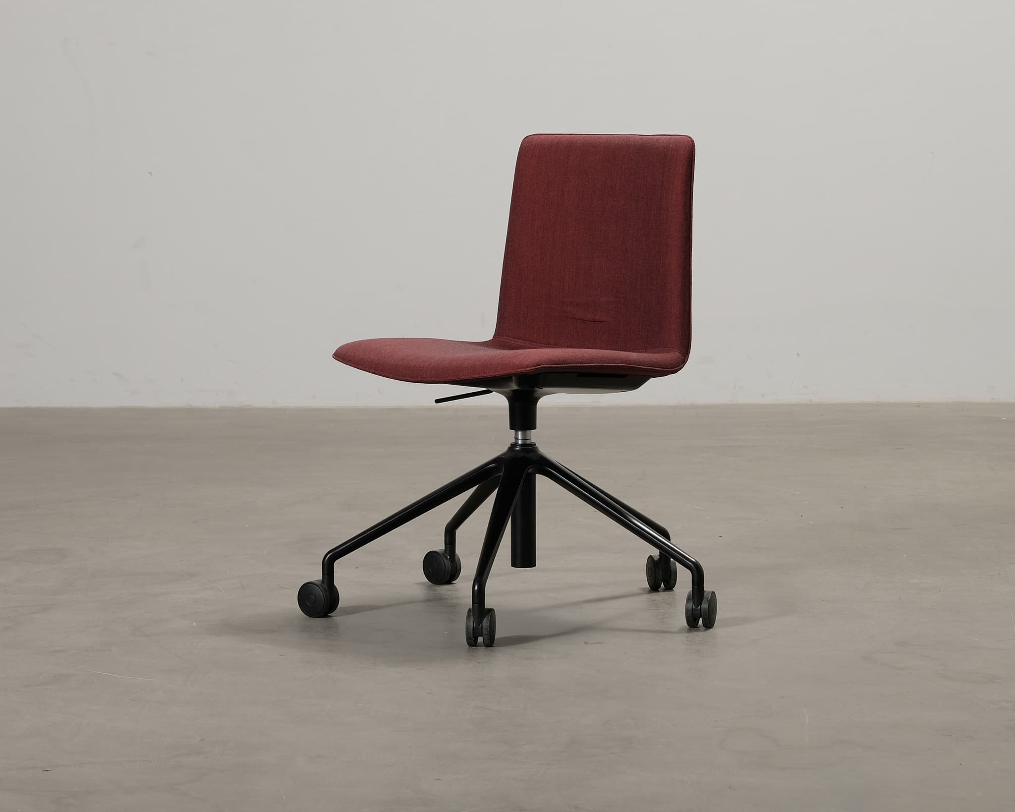 Andreu World Flex työtuoli viininpunainen
