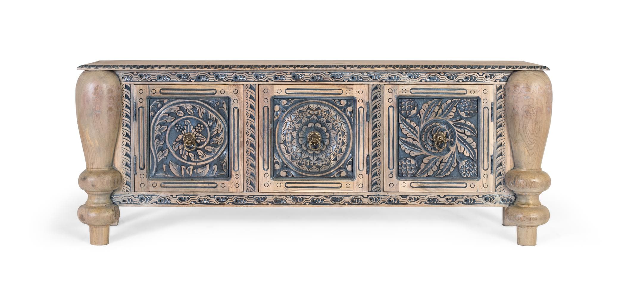 Käsin veistetty massiivitiikkinen senkki tukevilla sorvatuilla jaloilla