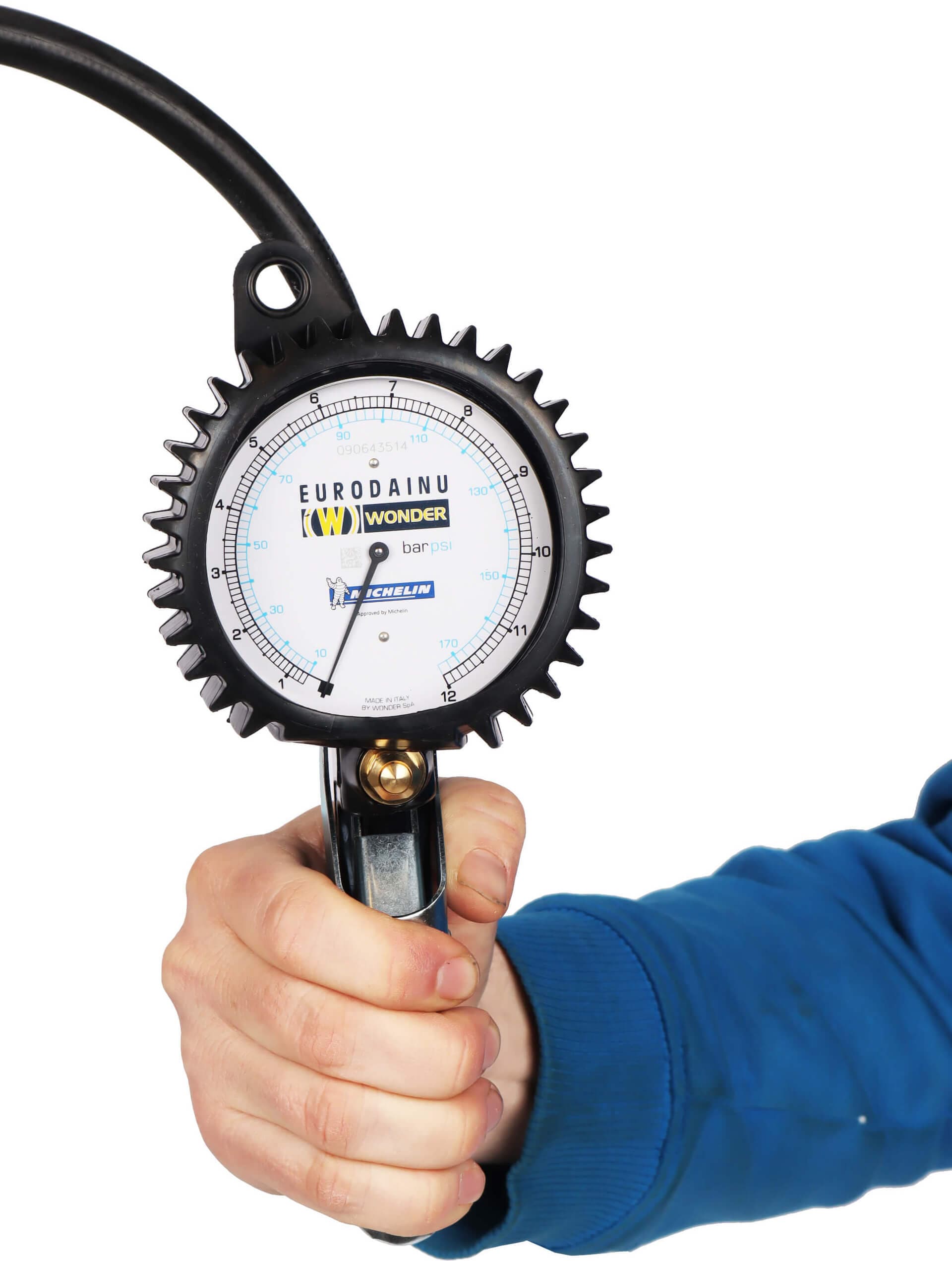 Renkaantäyttölaite Eurodainu Wonder (BAR ja PSI), Michelin – Michelin