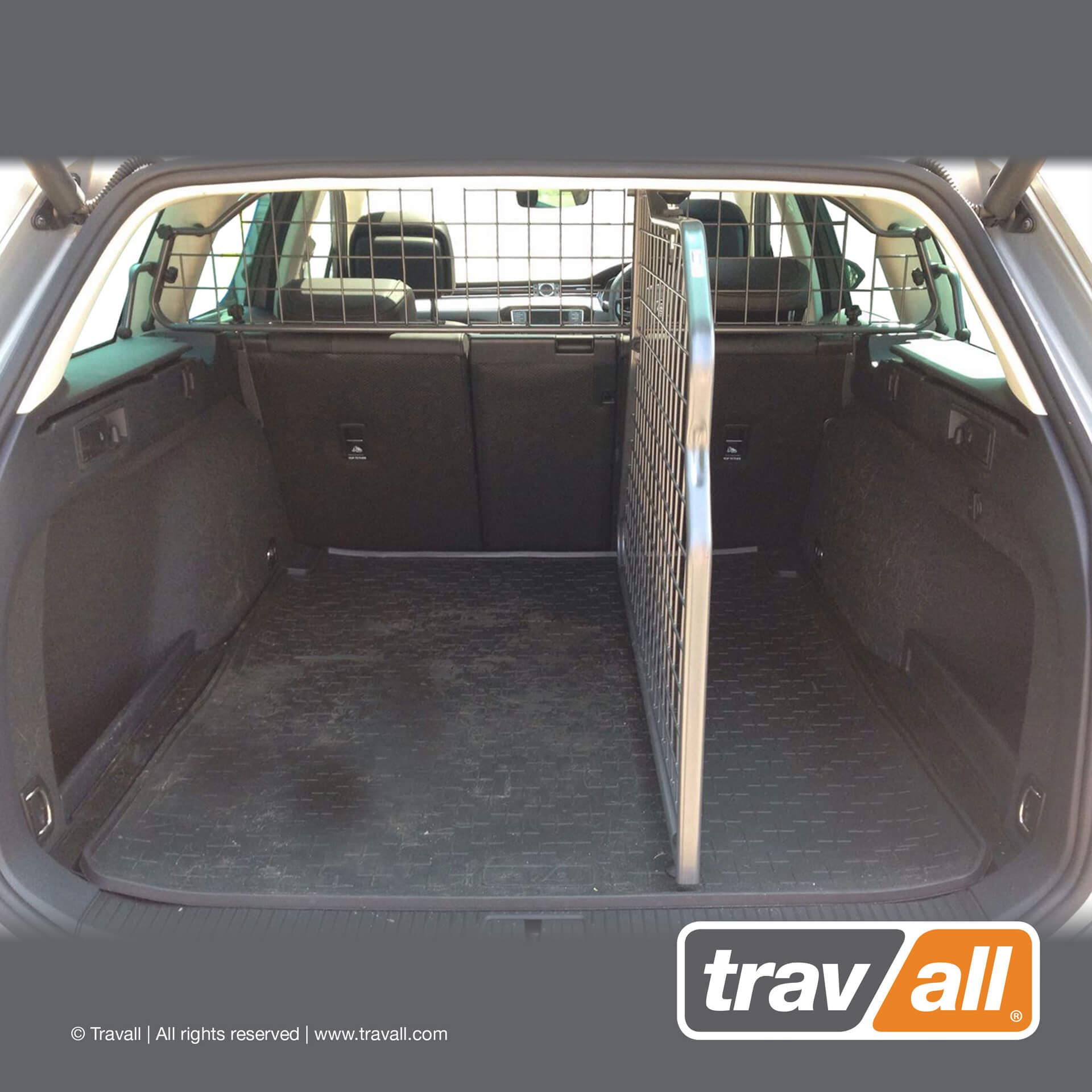 Tilanjakaja - Volkswagen Passat Variant (2015-2023), kattoluukulla, Travall – Travall