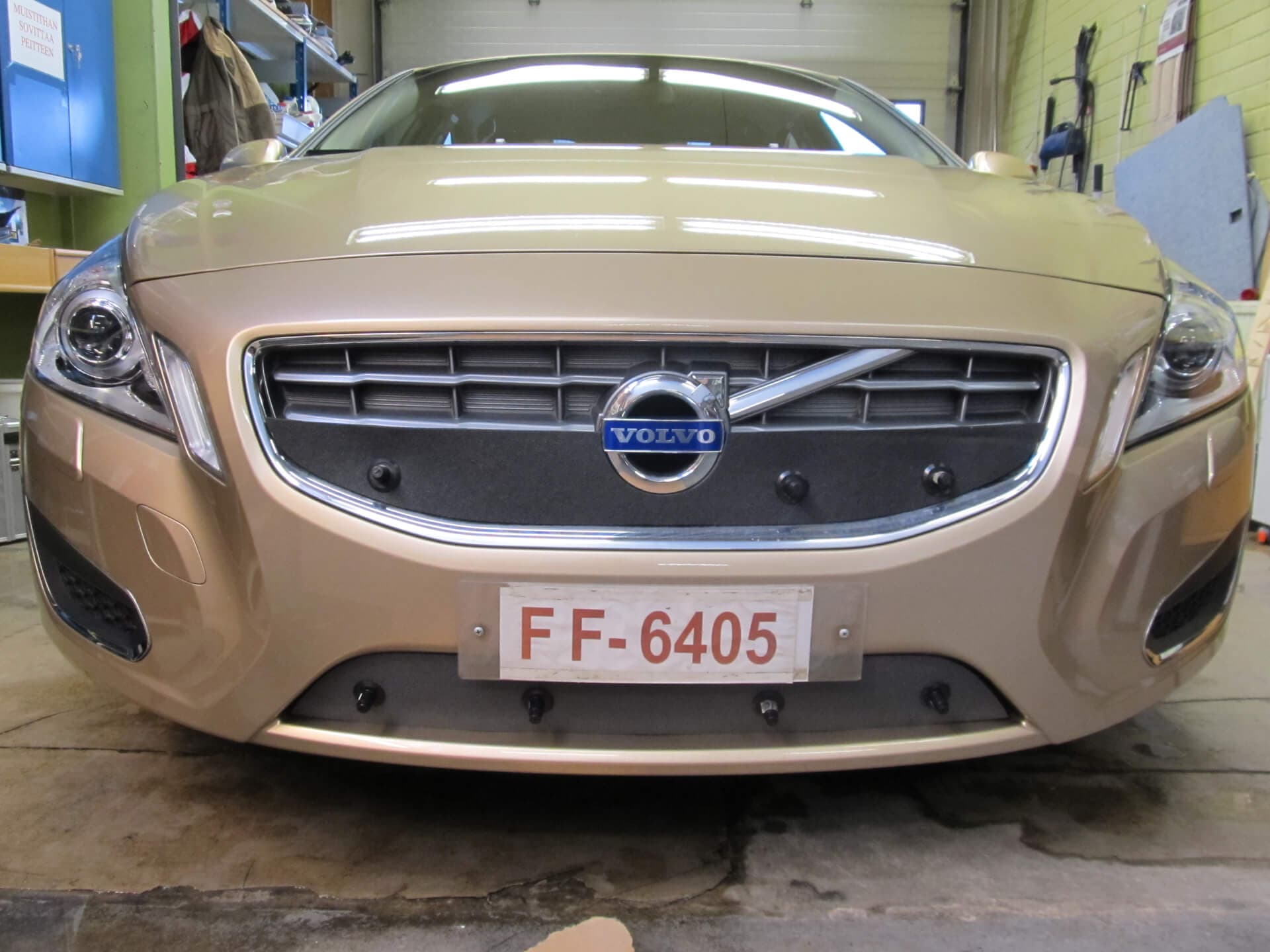 Maskisuoja Volvo S60/V60, osittain umpinainen jäähdyttimen säleikkö (2010-2013), Tammer-Suoja – Tammers
