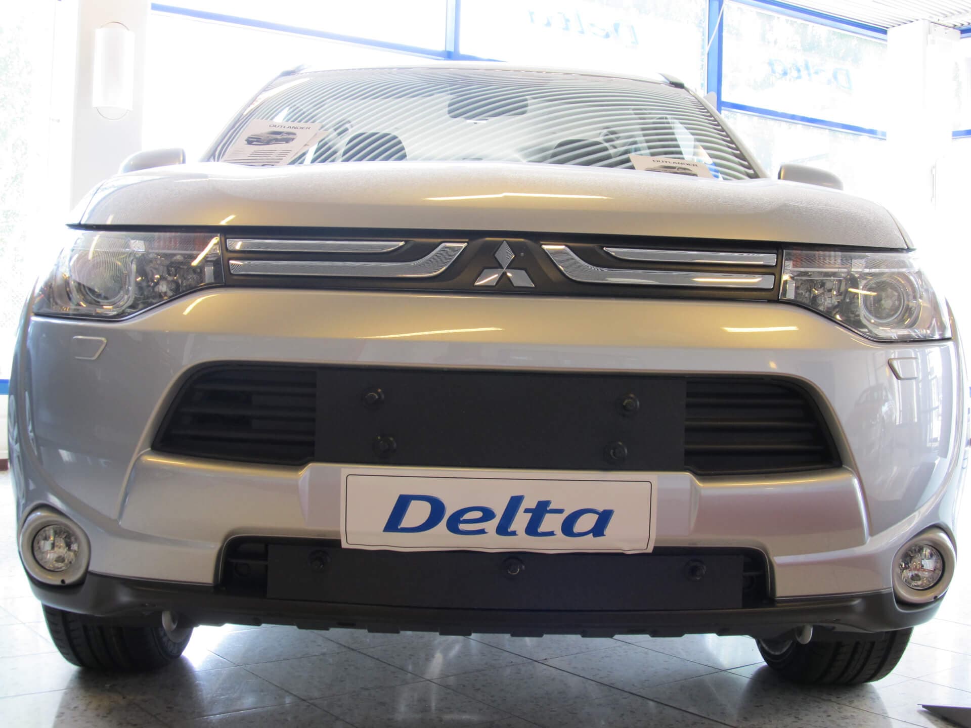 Maskisuoja Mitsubishi Outlander, myös PHEV (2013-2015), Tammer-Suoja – Tammers