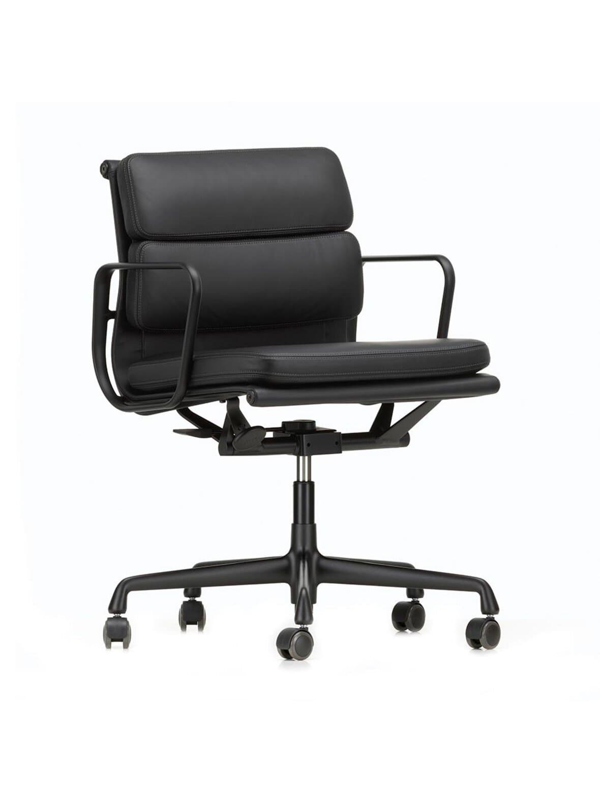 Eames soft pad ea217 -työtuoli musta nahka/musta – Vitra