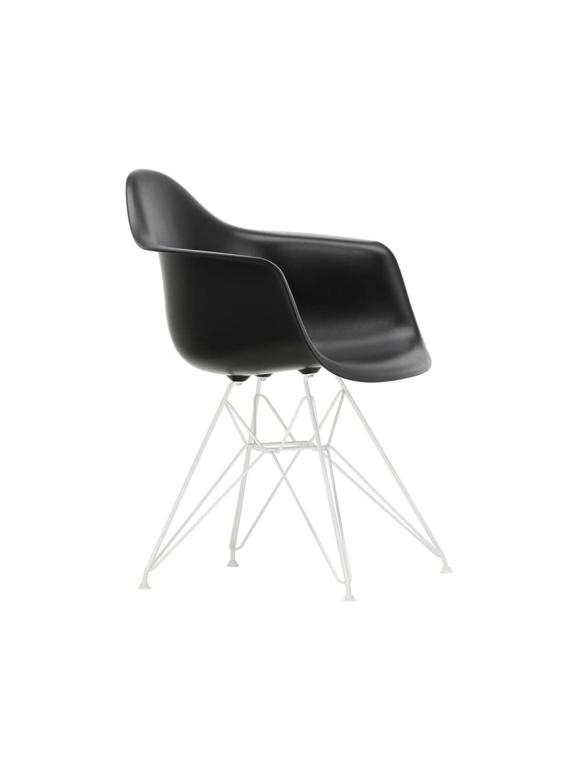 Eames dar re -tuoli käsinojilla deep black/valkoinen – Vitra