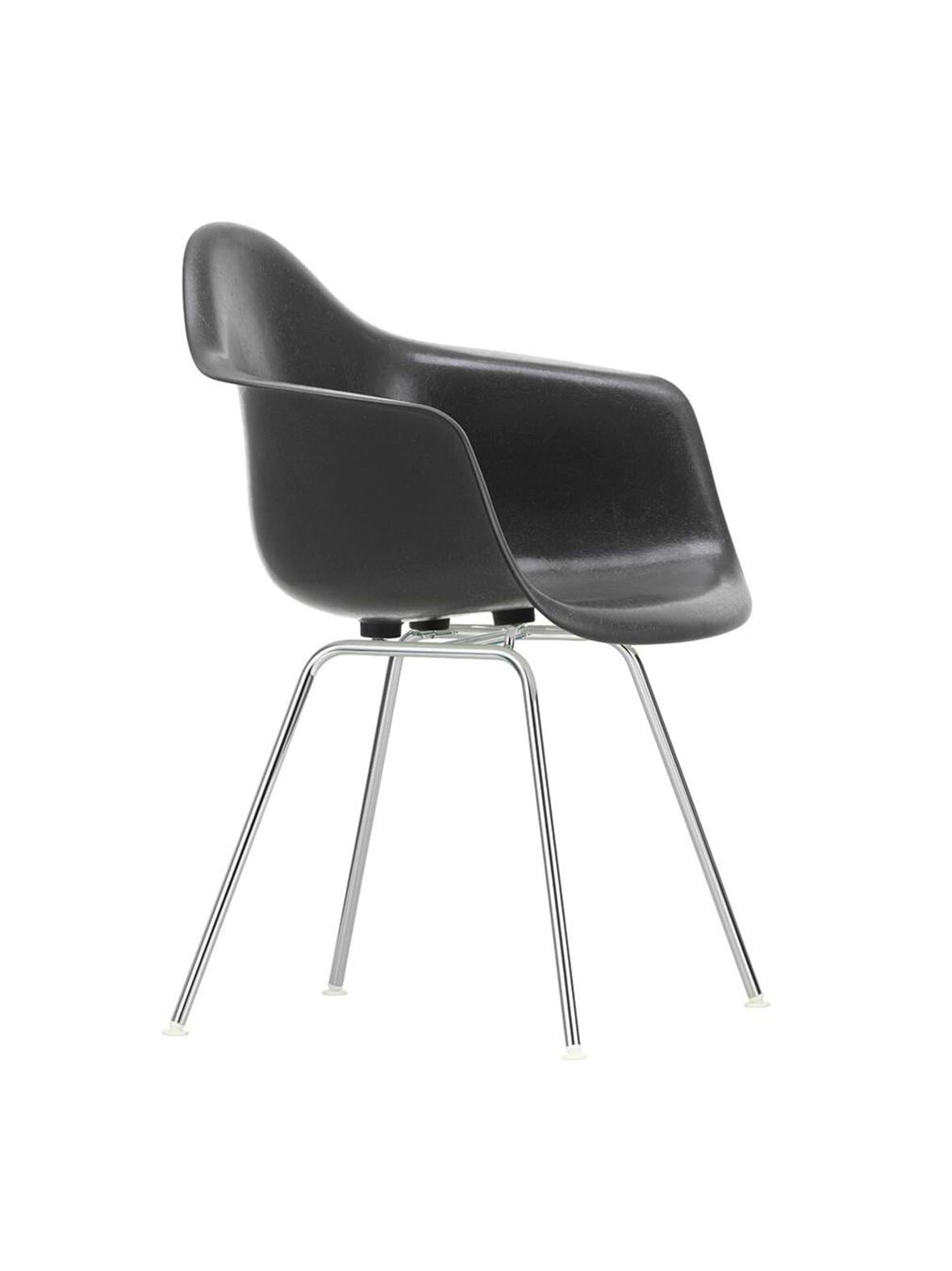 Eames dax fiberglass -tuoli käsinojilla elephant grey/kromi – Vitra