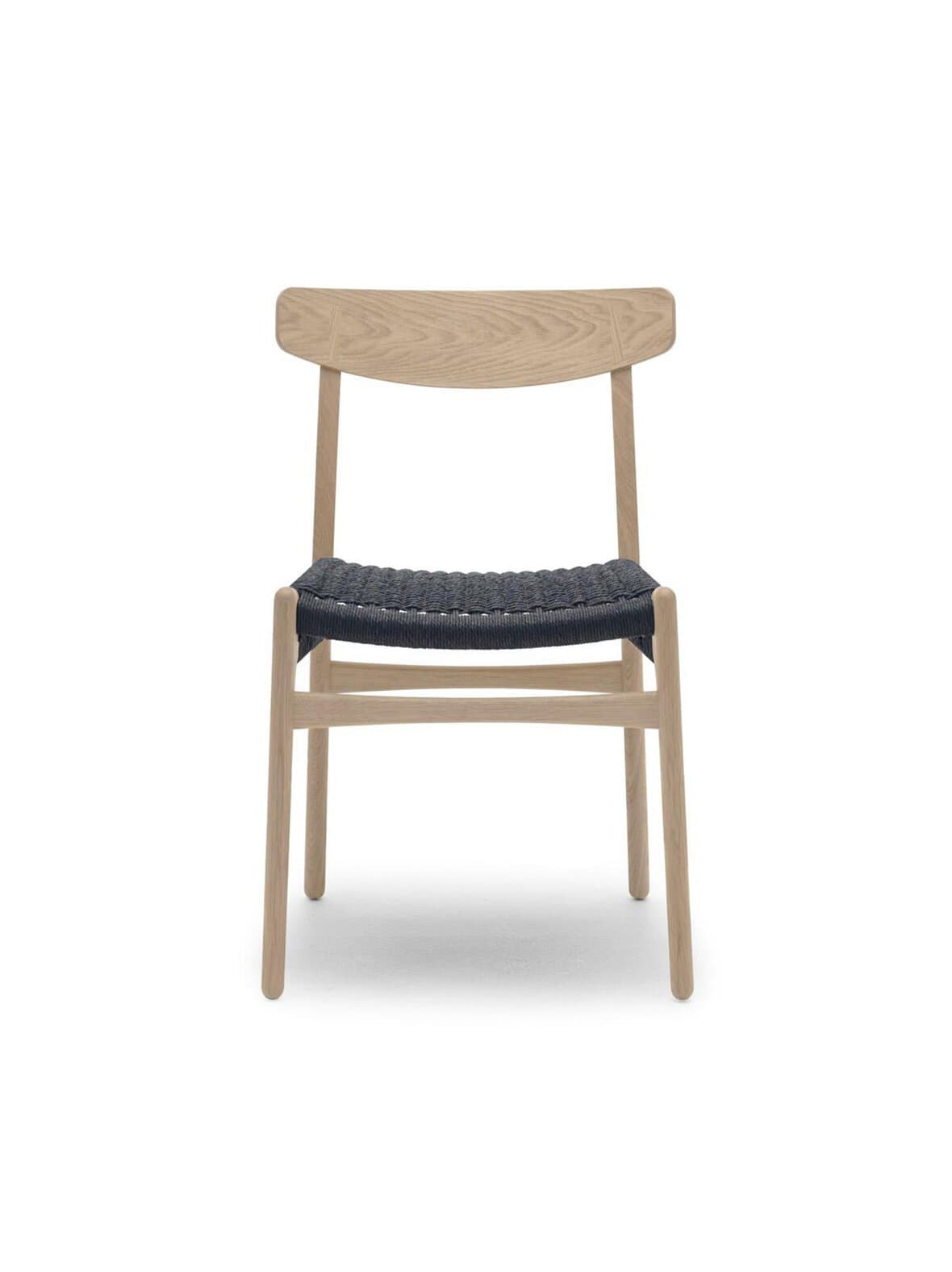 Ch23-tuoli saippuakäsitelty tammi/musta – Carl Hansen & Son