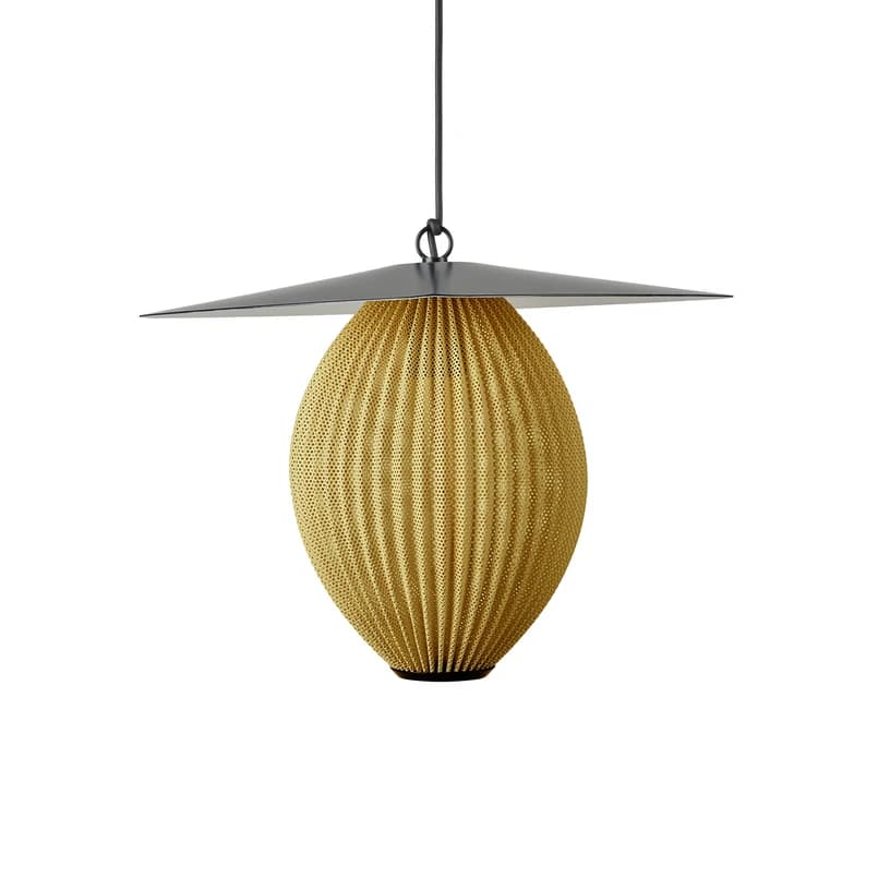 GUBI - Satellite ulkoriippuvalaisin Ø27 Mustard Gold/Black – GUBI