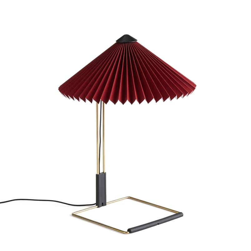 HAY - Matin LED-pöytälamppu, tummanpunainen/messinki, korkeus 38 cm – HAY
