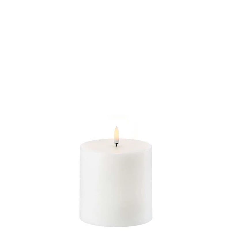 Uyuni Lighting - Pilarikynttilä LED 10,1x10 cm Nordic White – Uyuni Lighting