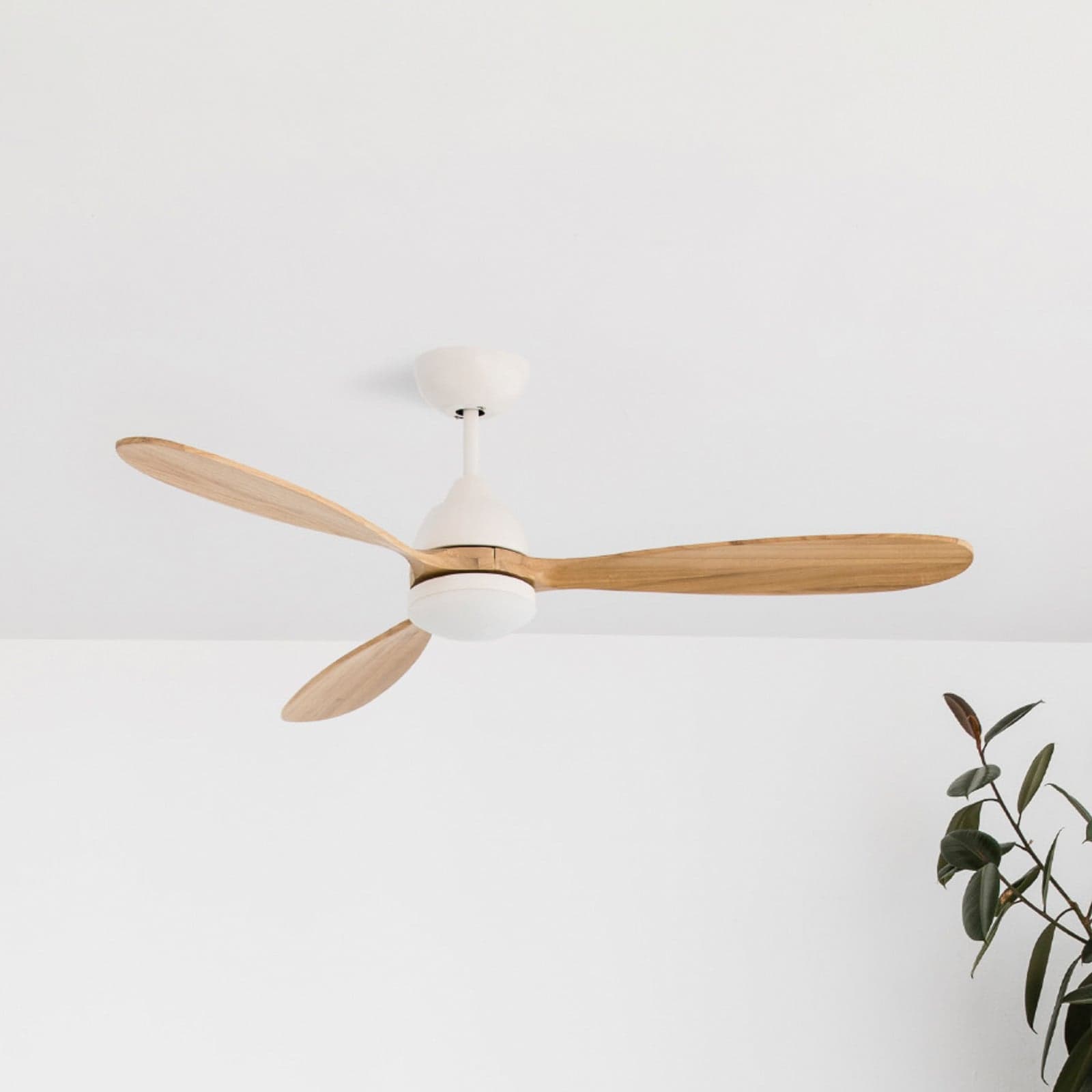 Poros-kattotuuletin, LED-valaisin, halkaisija 132 cm, valkoinen/vaalea puu FARO BARCELONA - Olohuone - Moderni - Metalli – FARO BARCELONA