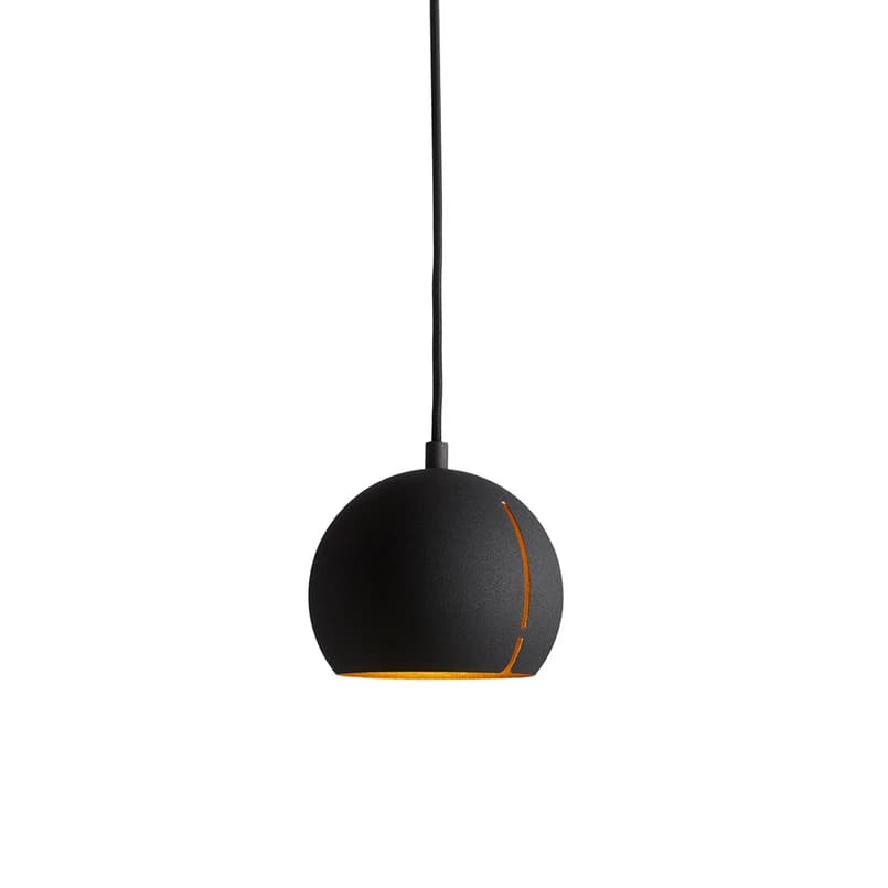 Woud - Gap Riippuvalaisin Round Black/Brass – Woud