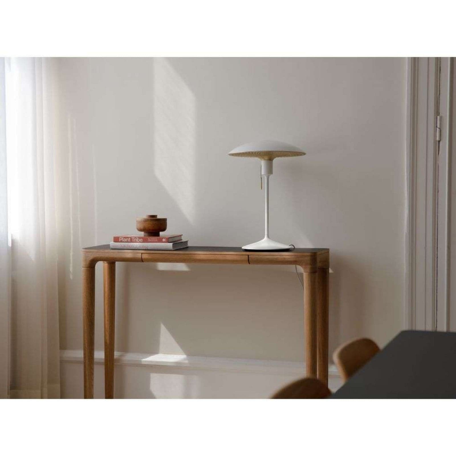 Manta Ray Pöytävalaisin White/Brass UMAGE - Olohuone - Alumiini – UMAGE