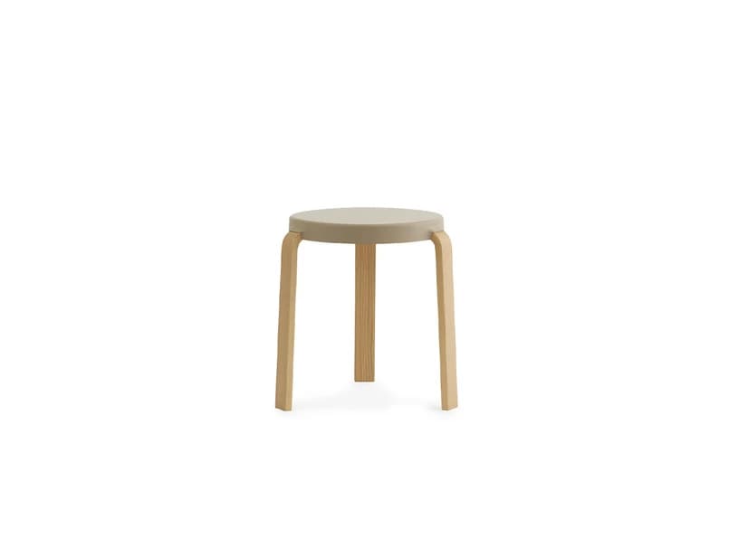 Normann Copenhagen - Tap Stool Tammi/Hiekanvärinen – Normann Copenhagen