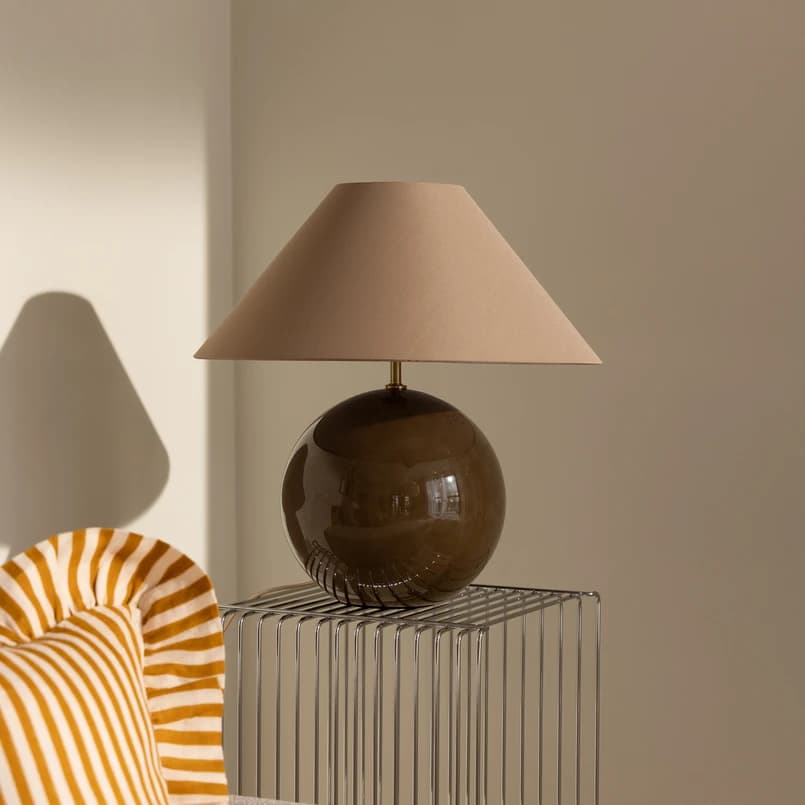 Globen Lighting - Iris 45 pöytävalaisin ruskea tekstiili 45 cm – Globen Lighting