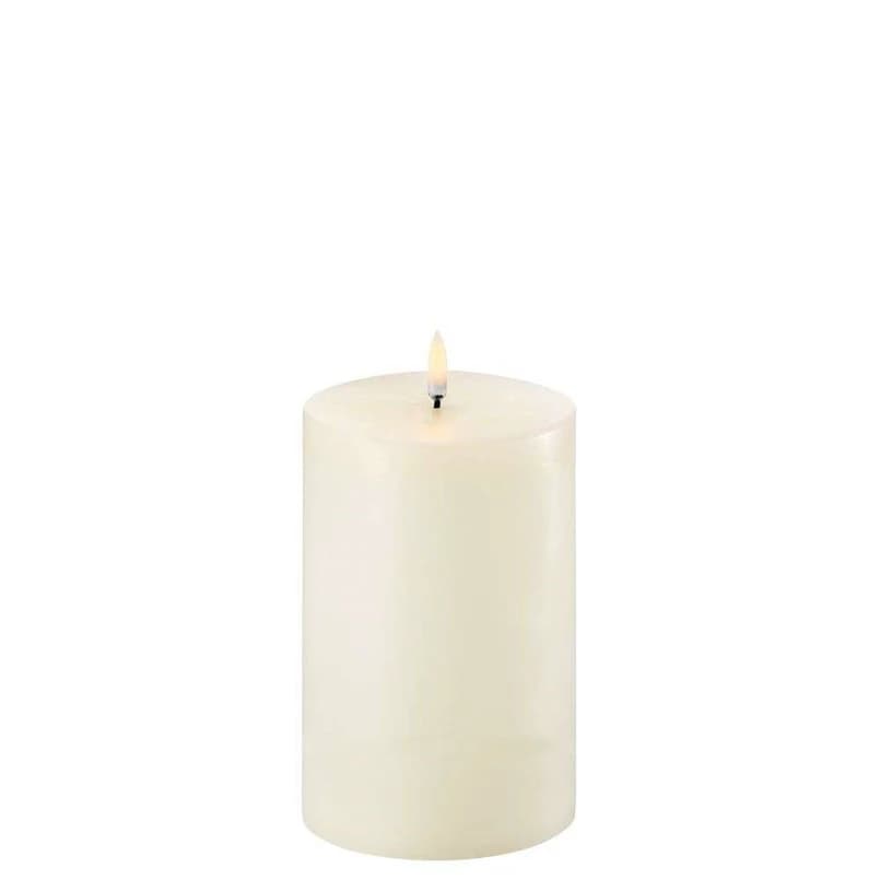 Uyuni Lighting - Pilarikynttilä LED 10,1x15 cm Ivory – Uyuni Lighting