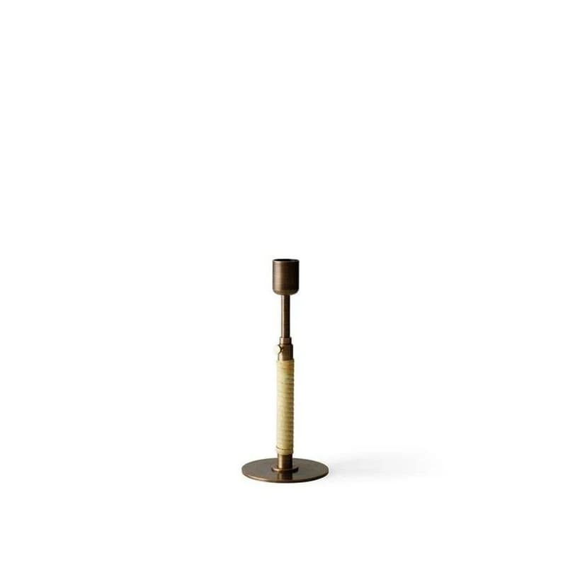 Audo Copenhagen - Duca kynttilänjalka, pronssi, korkeus 24 cm, rottinki Audo – Audo Copenhagen